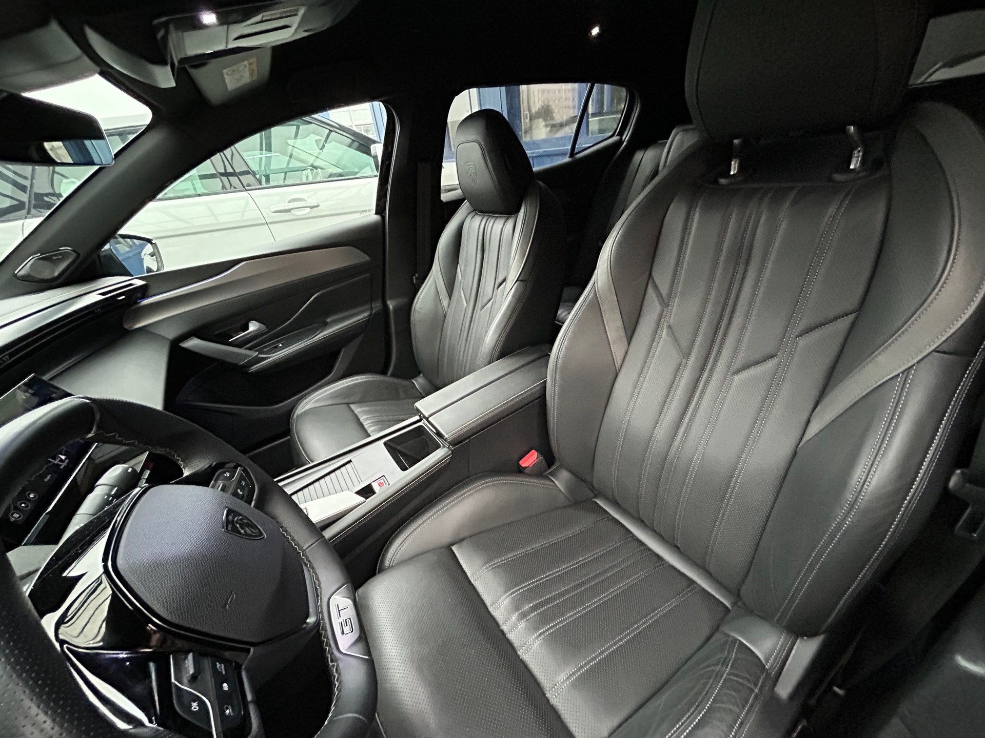 PEUGEOT 408 GT-image-11
