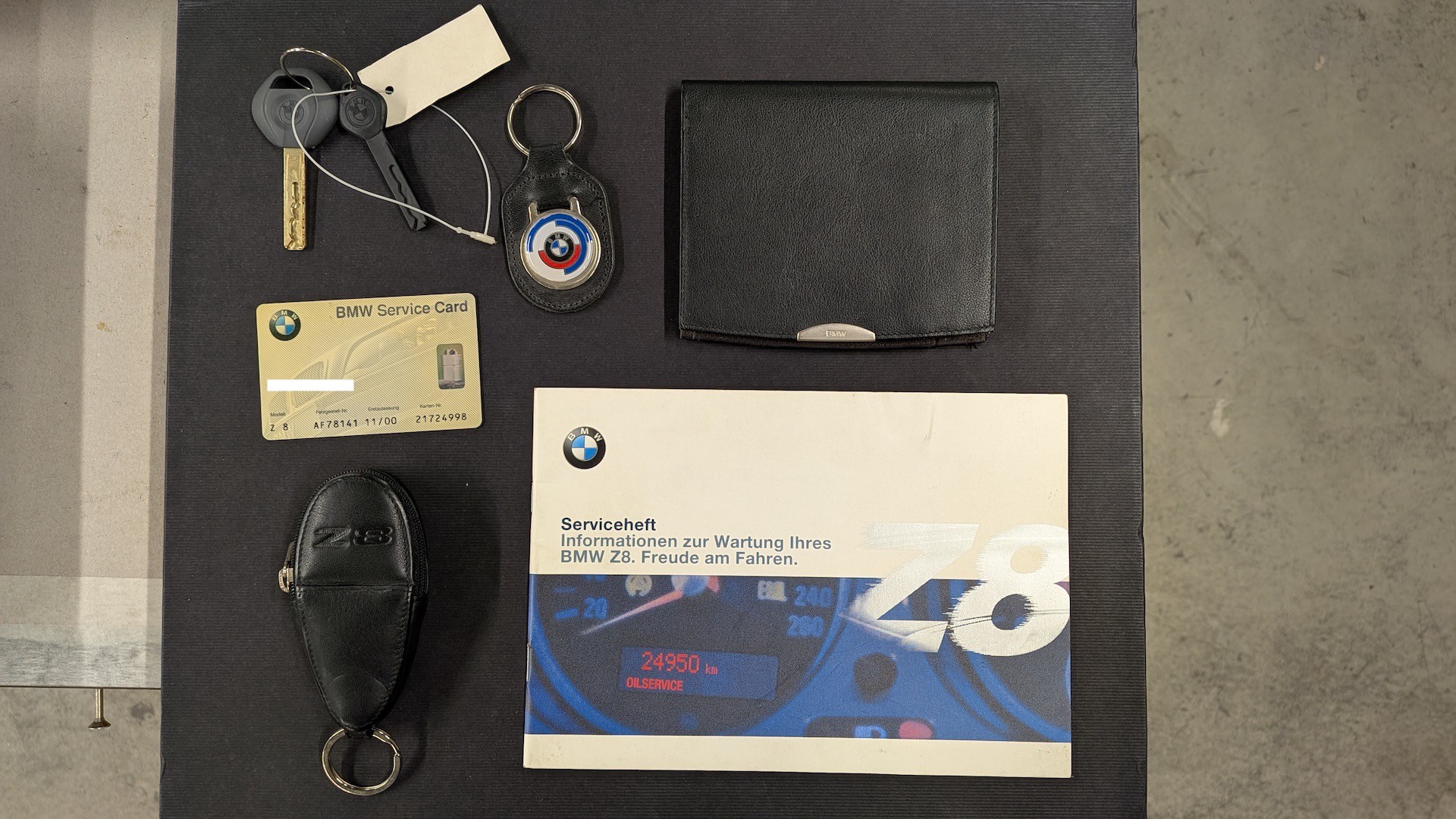 BMW Z8 Roadster-image-13