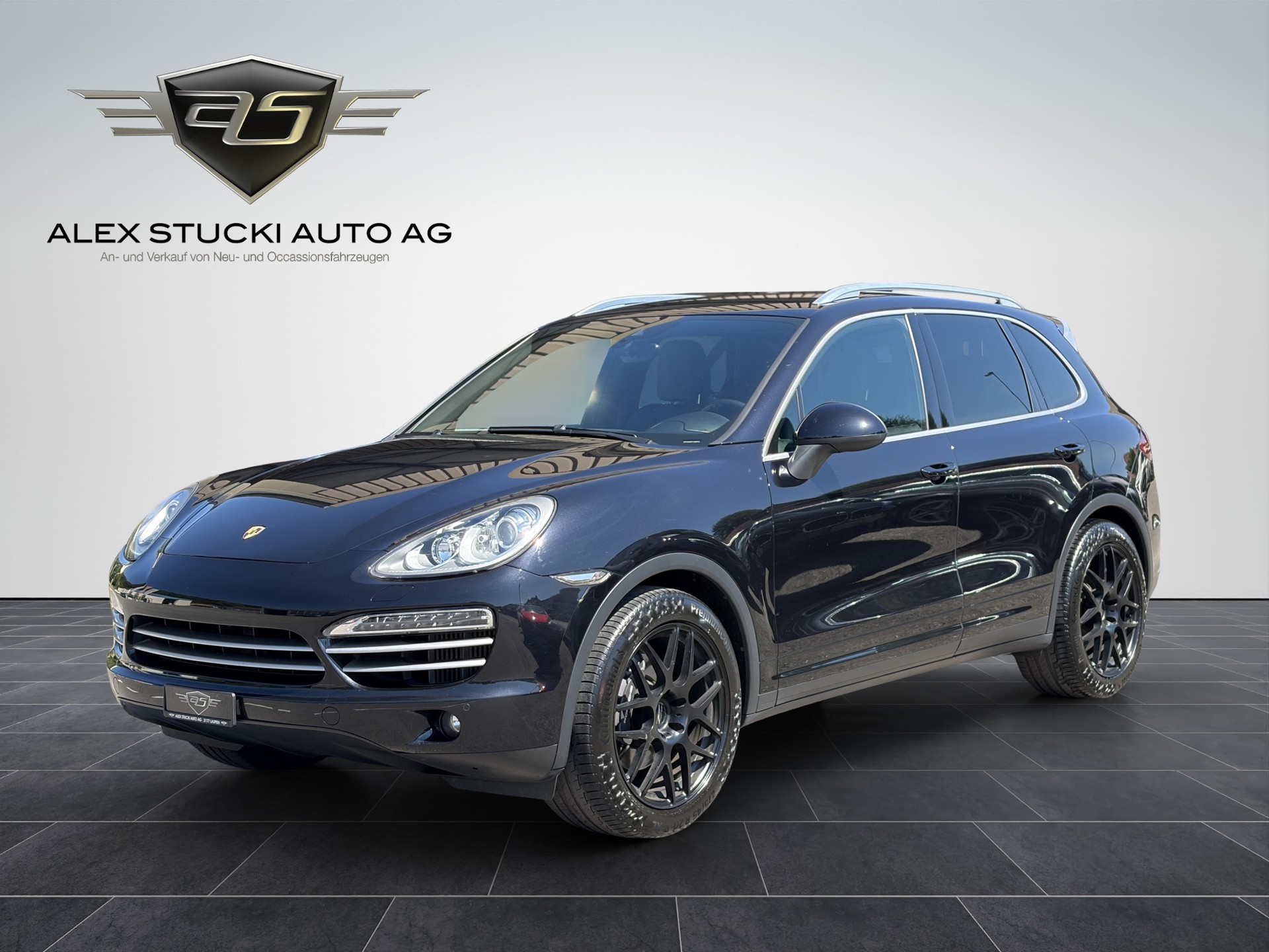 PORSCHE Cayenne Diesel-showroom-element-2