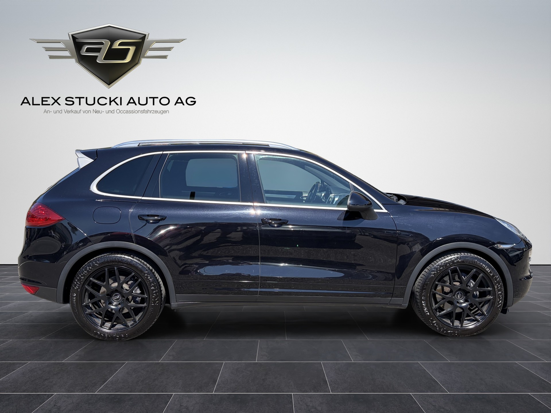 PORSCHE Cayenne Diesel-showroom-element-3
