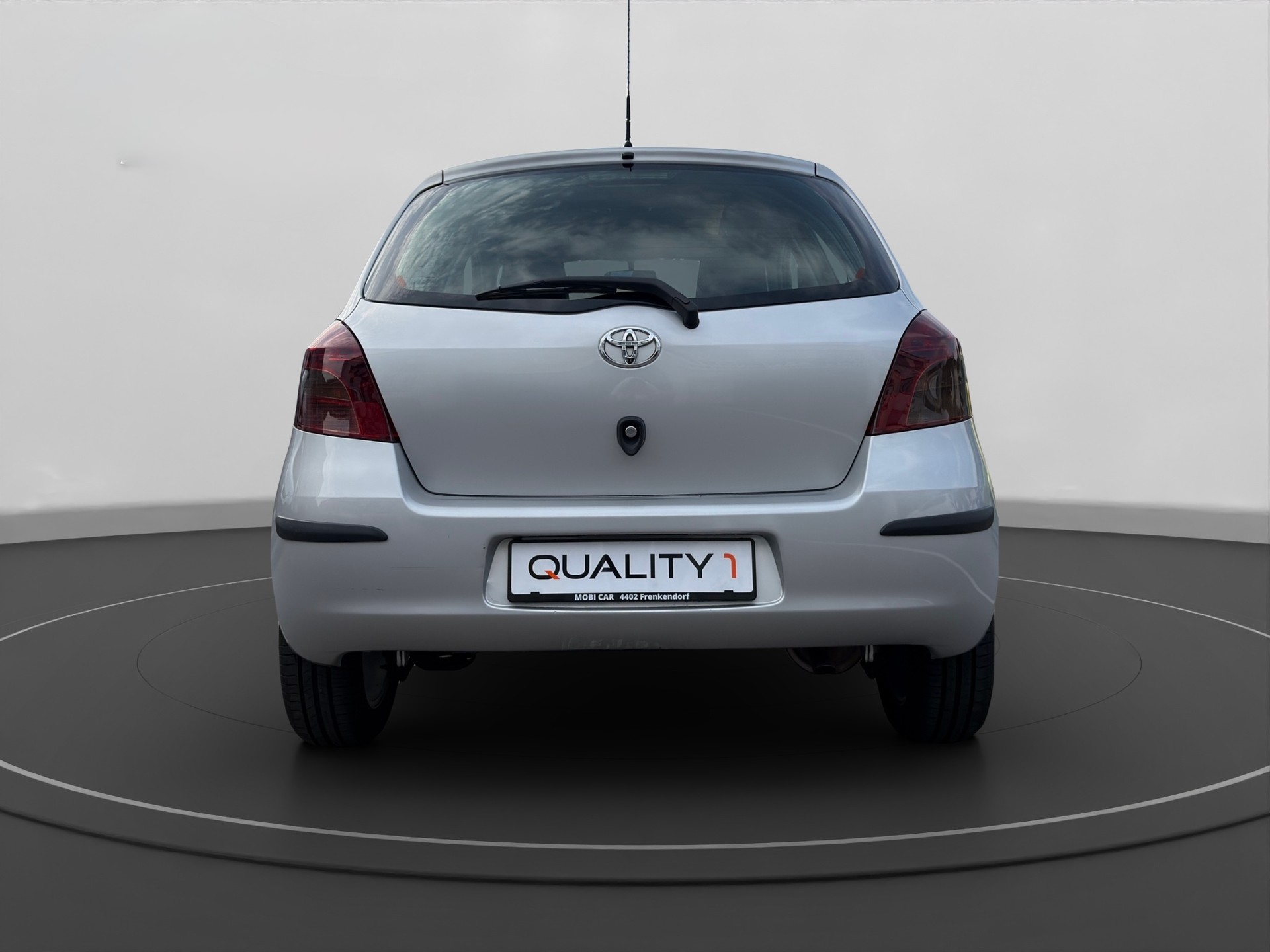 TOYOTA Yaris 1.3 Linea-showroom-element-3