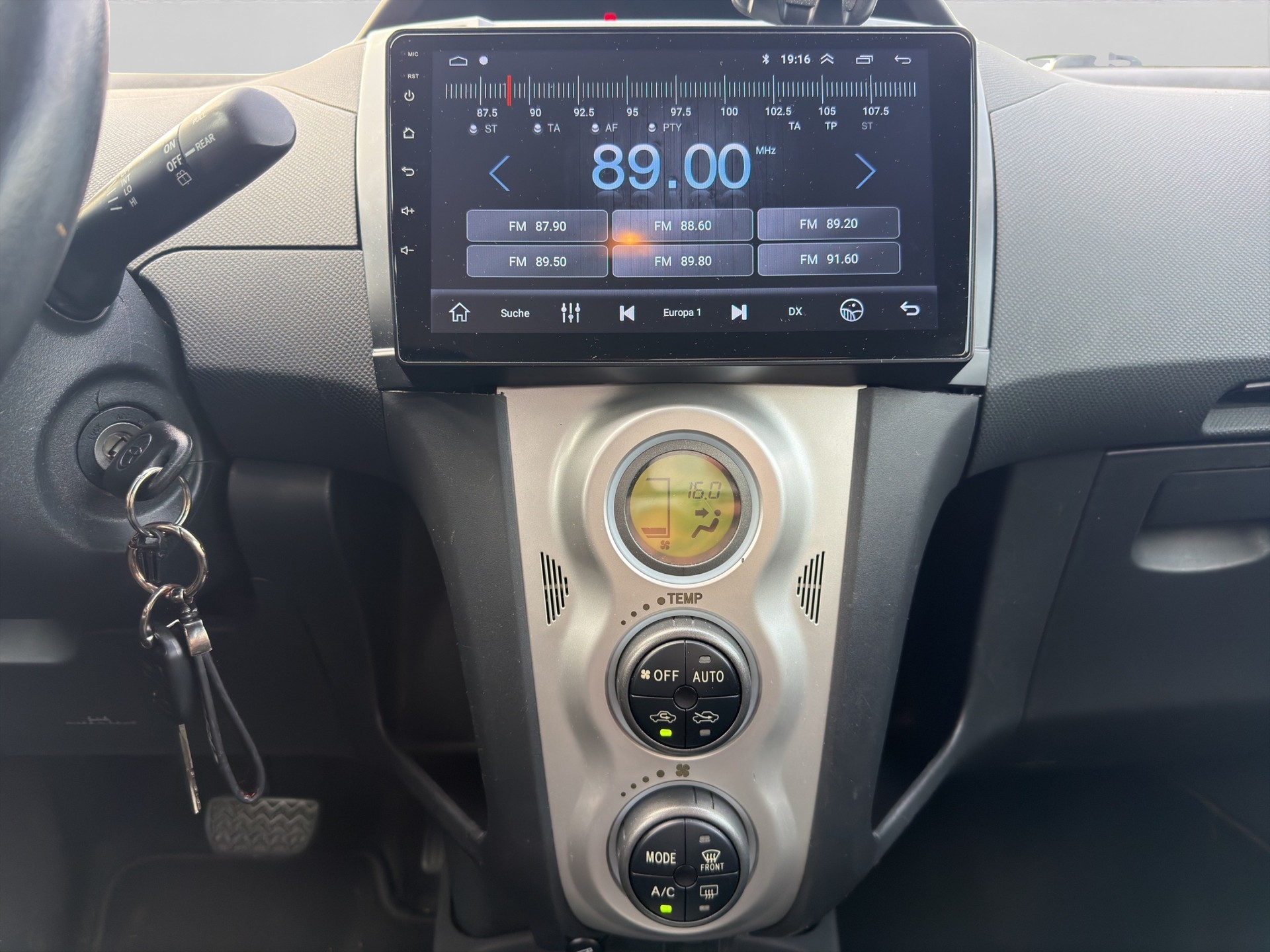 TOYOTA Yaris 1.3 Linea-image-10
