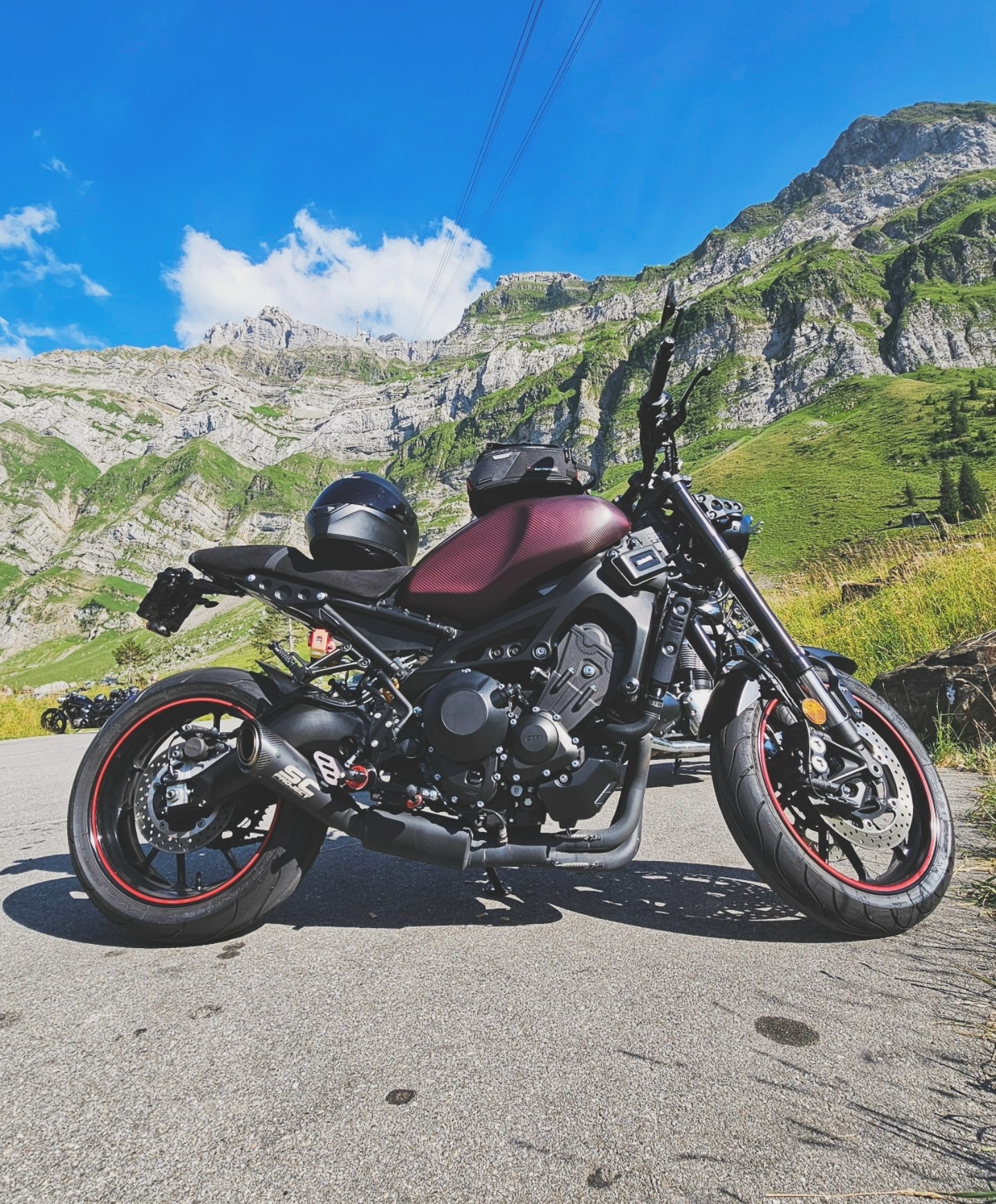 YAMAHA XSR 900-image-0