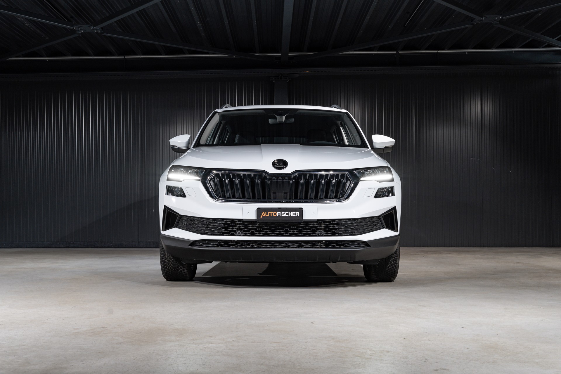 SKODA Karoq 1.5 TSI Top Selection DSG-showroom-element-3