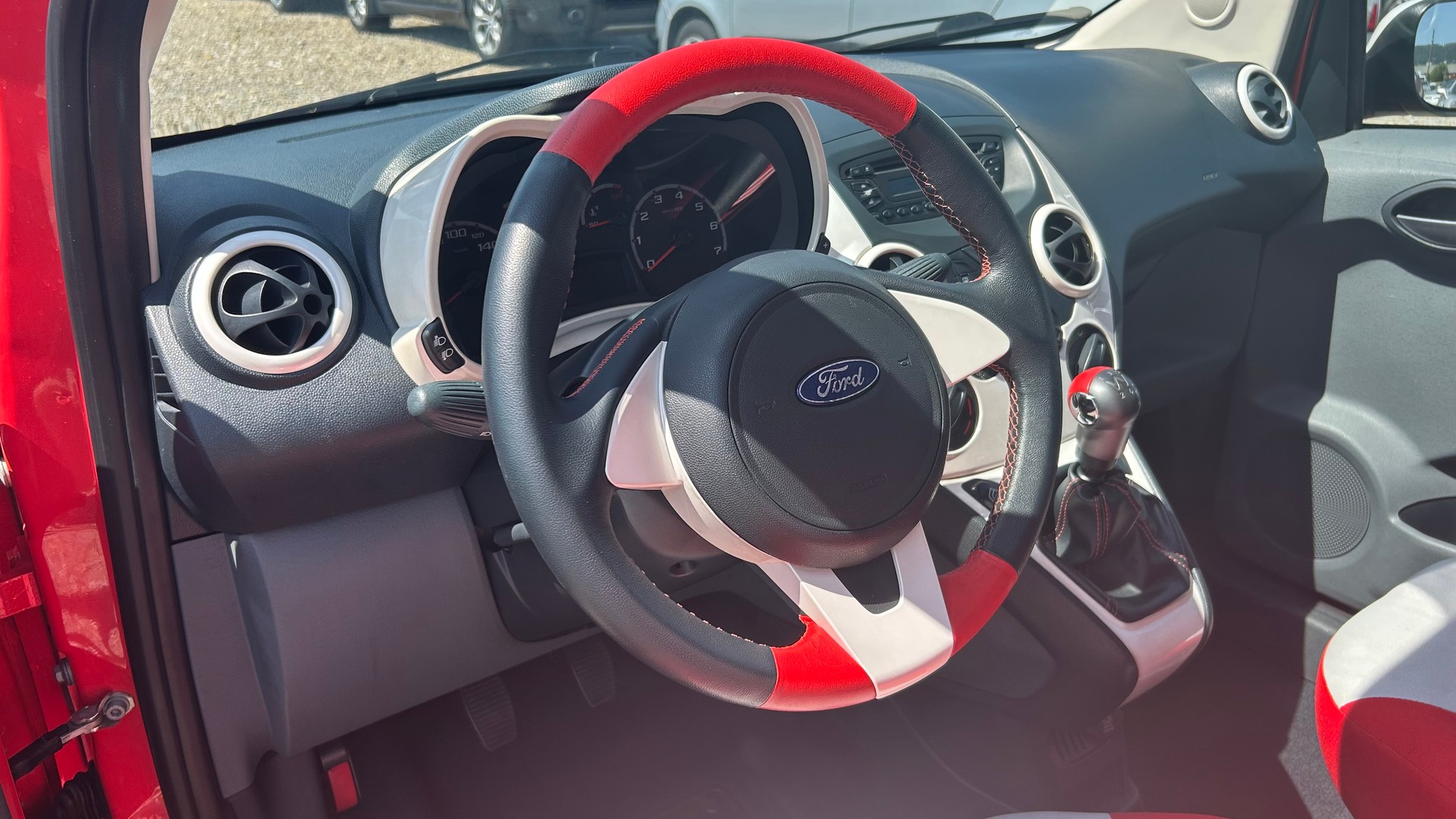 FORD KA 1.25 Titanium-image-4