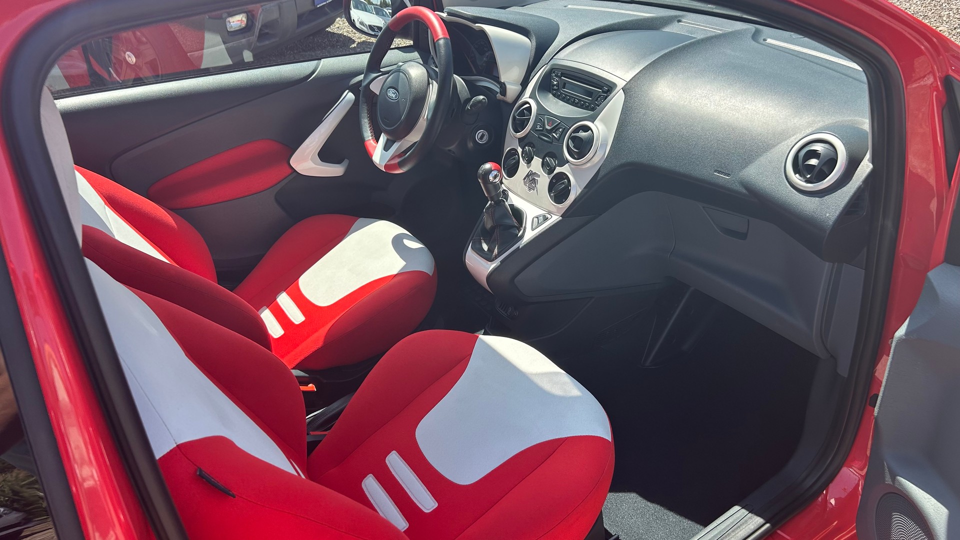 FORD KA 1.25 Titanium-image-8