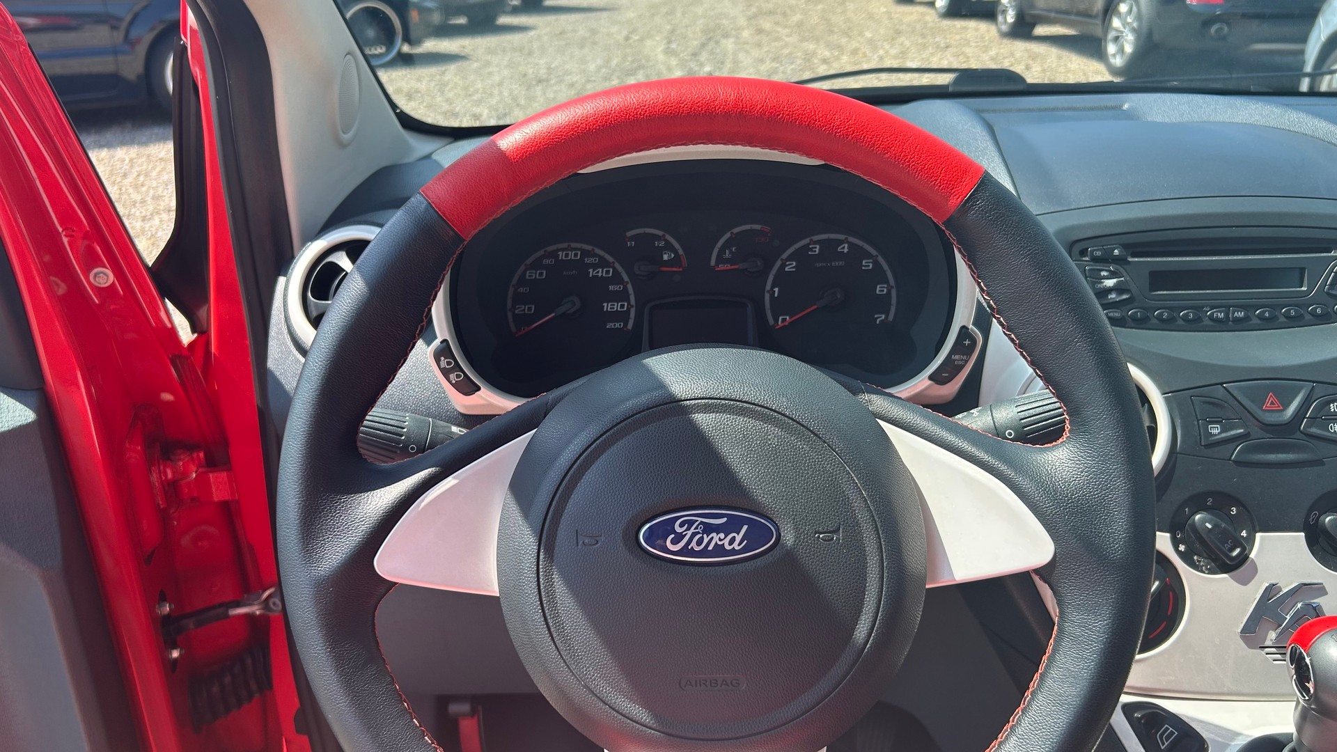 FORD KA 1.25 Titanium-image-6