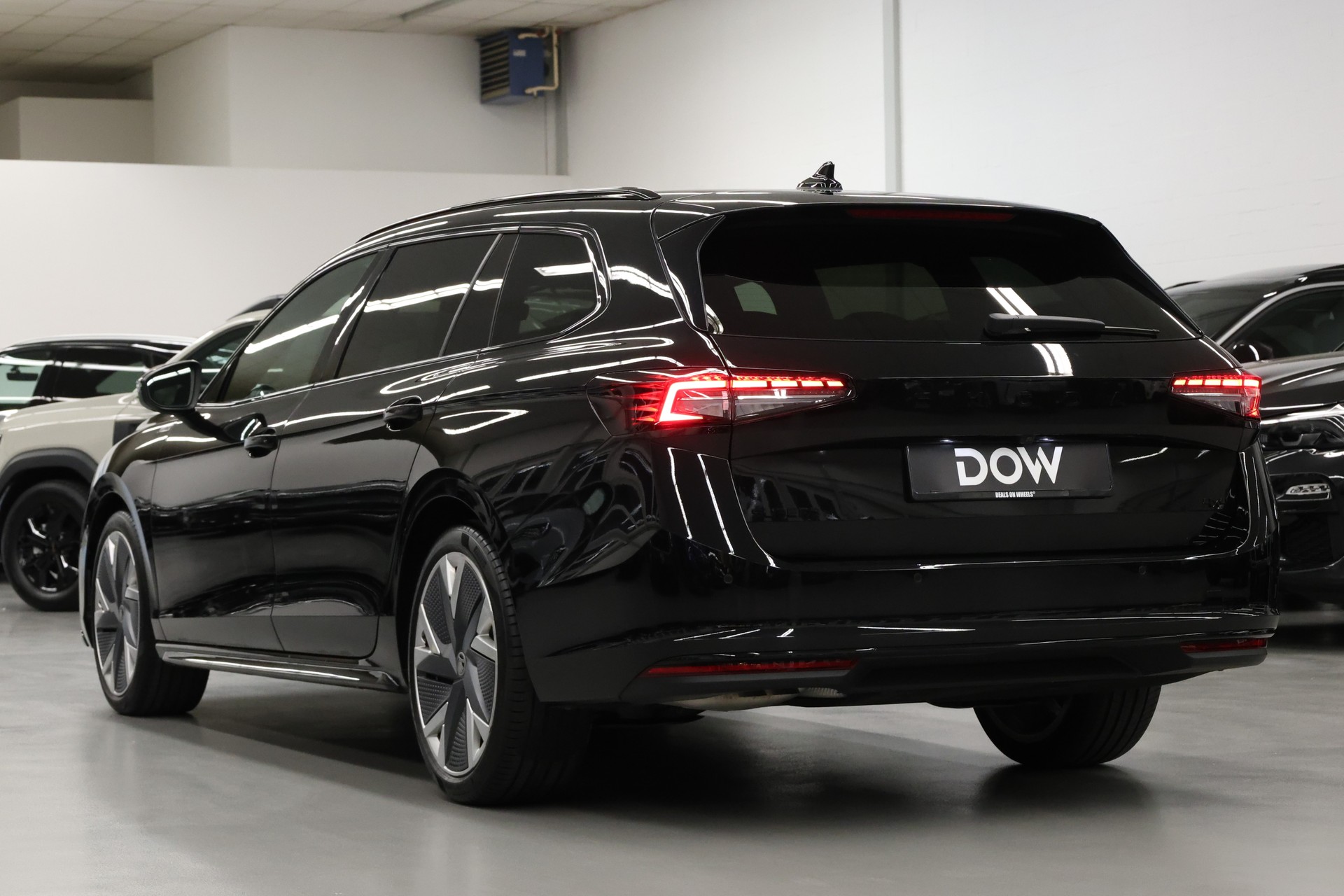 SKODA Superb Combi 2.0 TDI Sportline 4x4 DSG-image-7