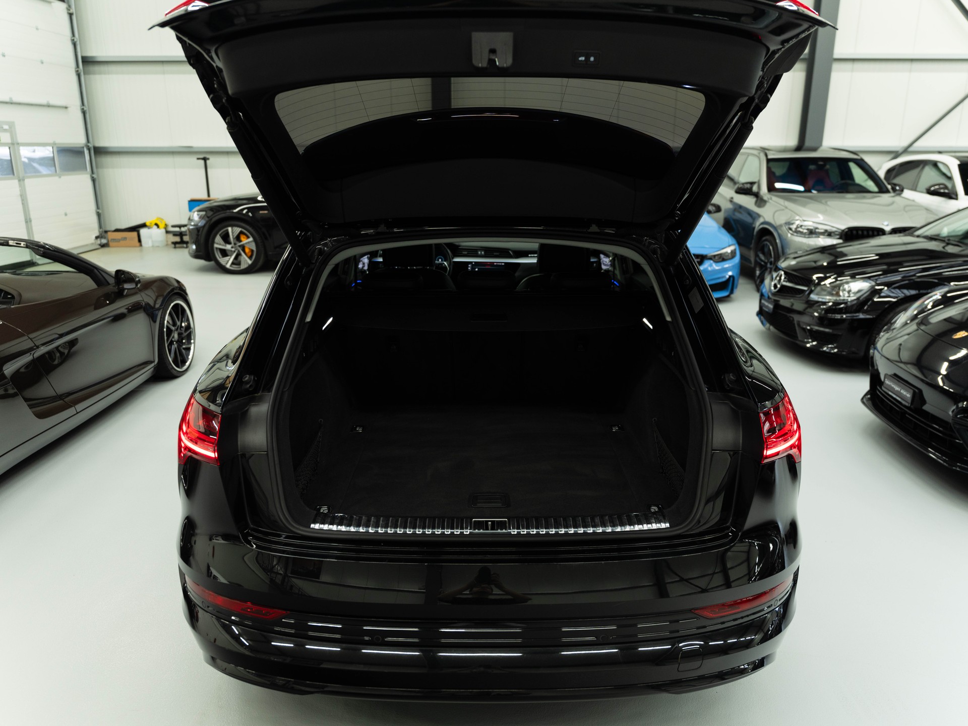 AUDI e-tron 55 Advanced quattro-image-30