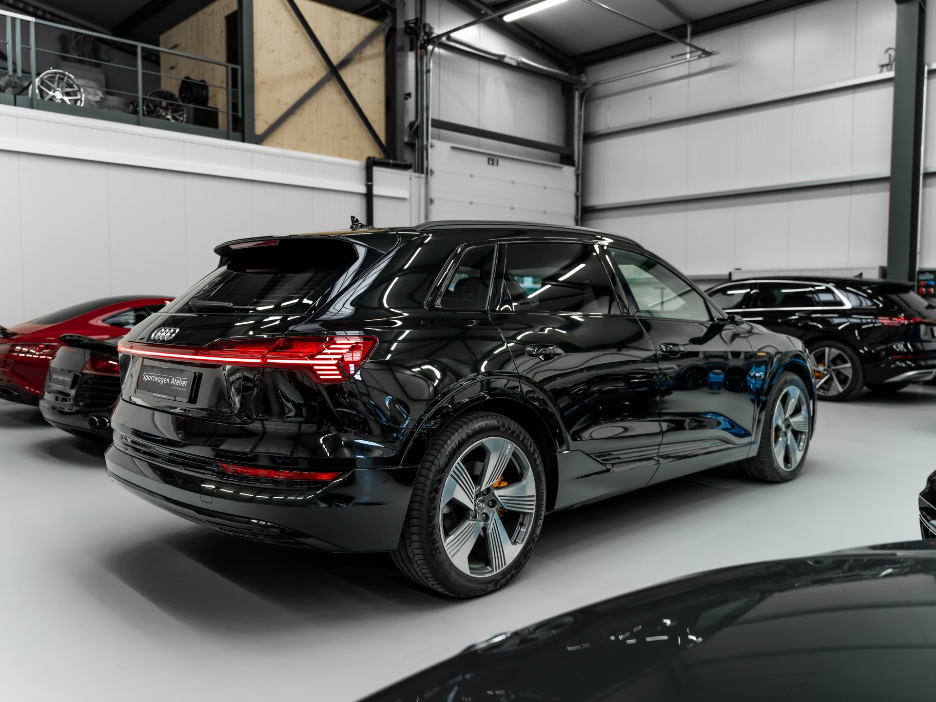 AUDI e-tron 55 Advanced quattro-showroom-element-3