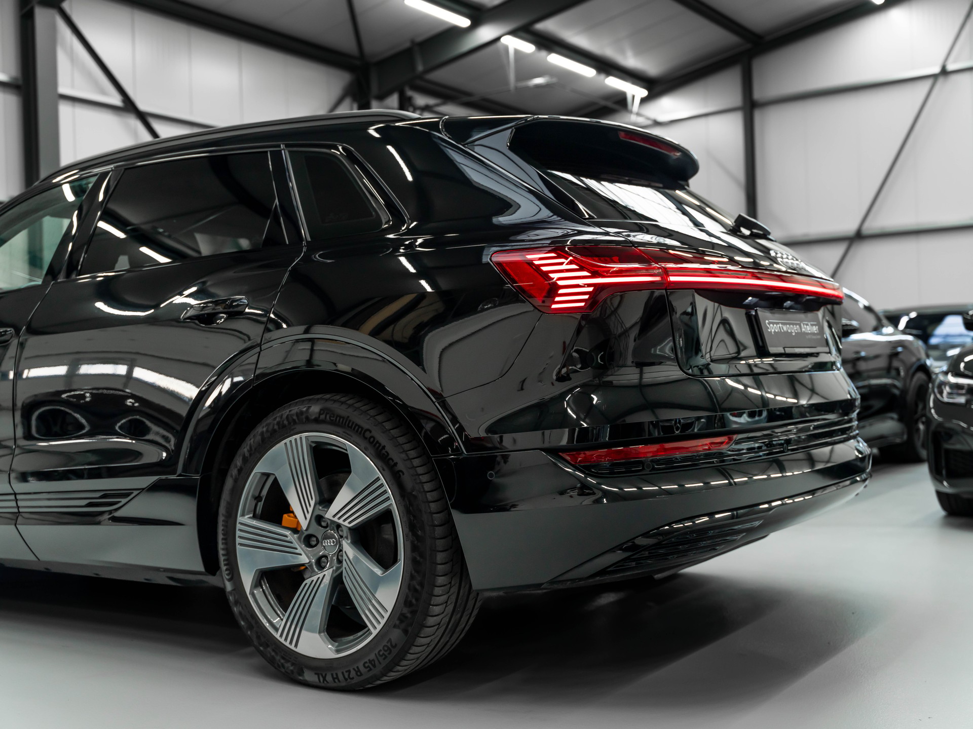 AUDI e-tron 55 Advanced quattro-image-15