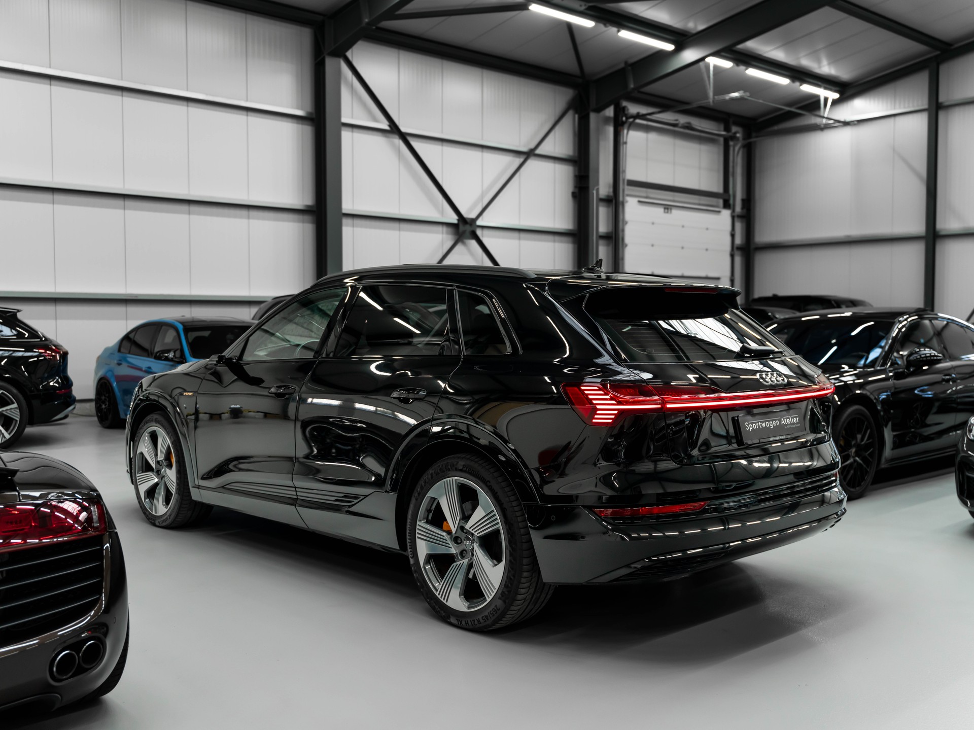 AUDI e-tron 55 Advanced quattro-showroom-element-1