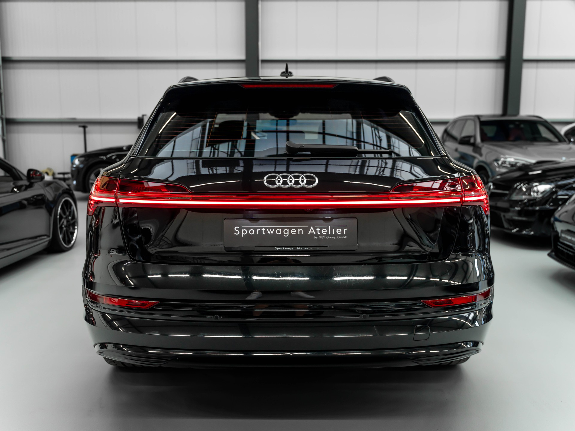 AUDI e-tron 55 Advanced quattro-showroom-element-2