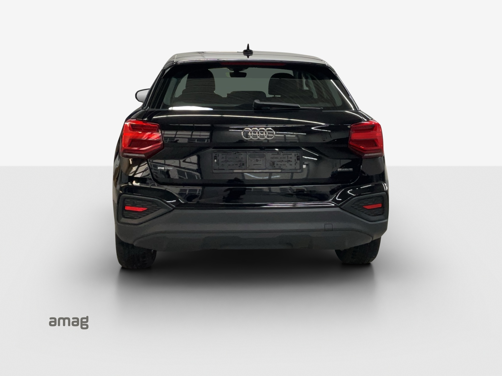 AUDI Q2 40 TFSI Attraction quattro S-tronic-showroom-element-3