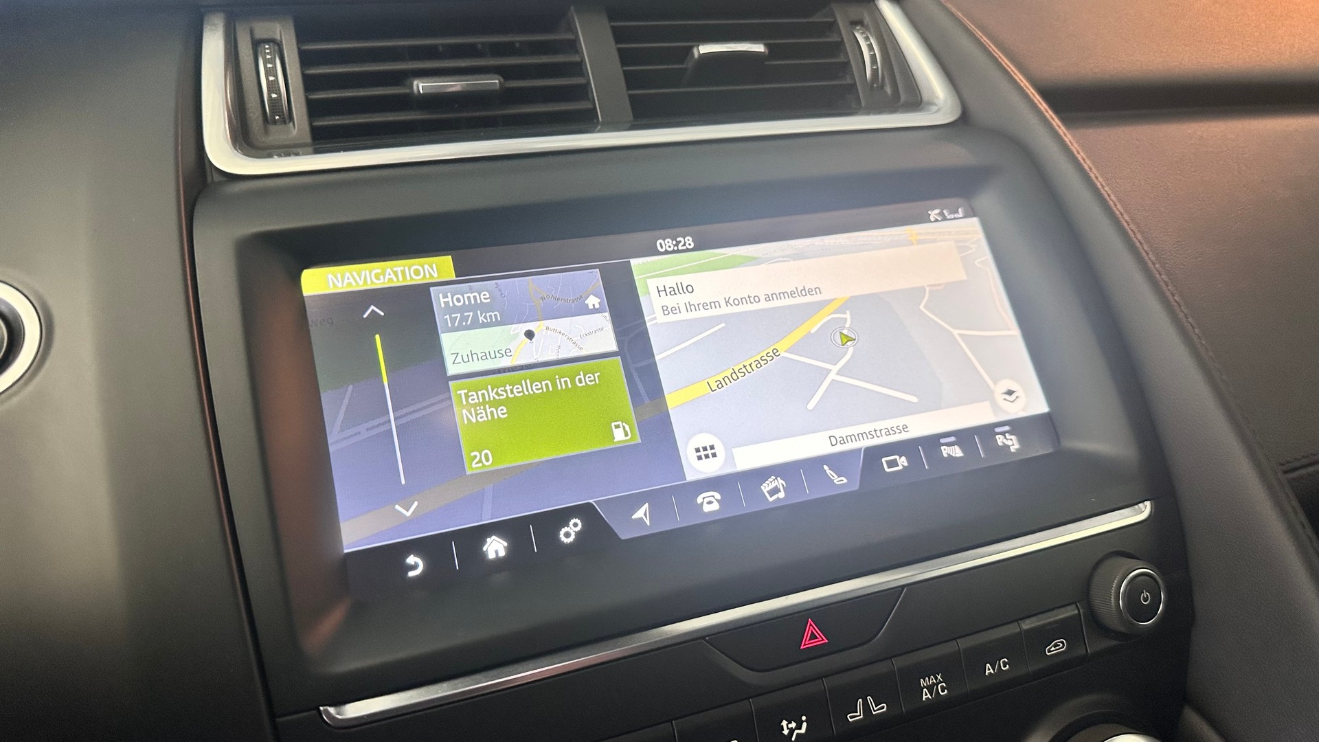 JAGUAR E-Pace 2.0 T 250 SE AWD-image-14