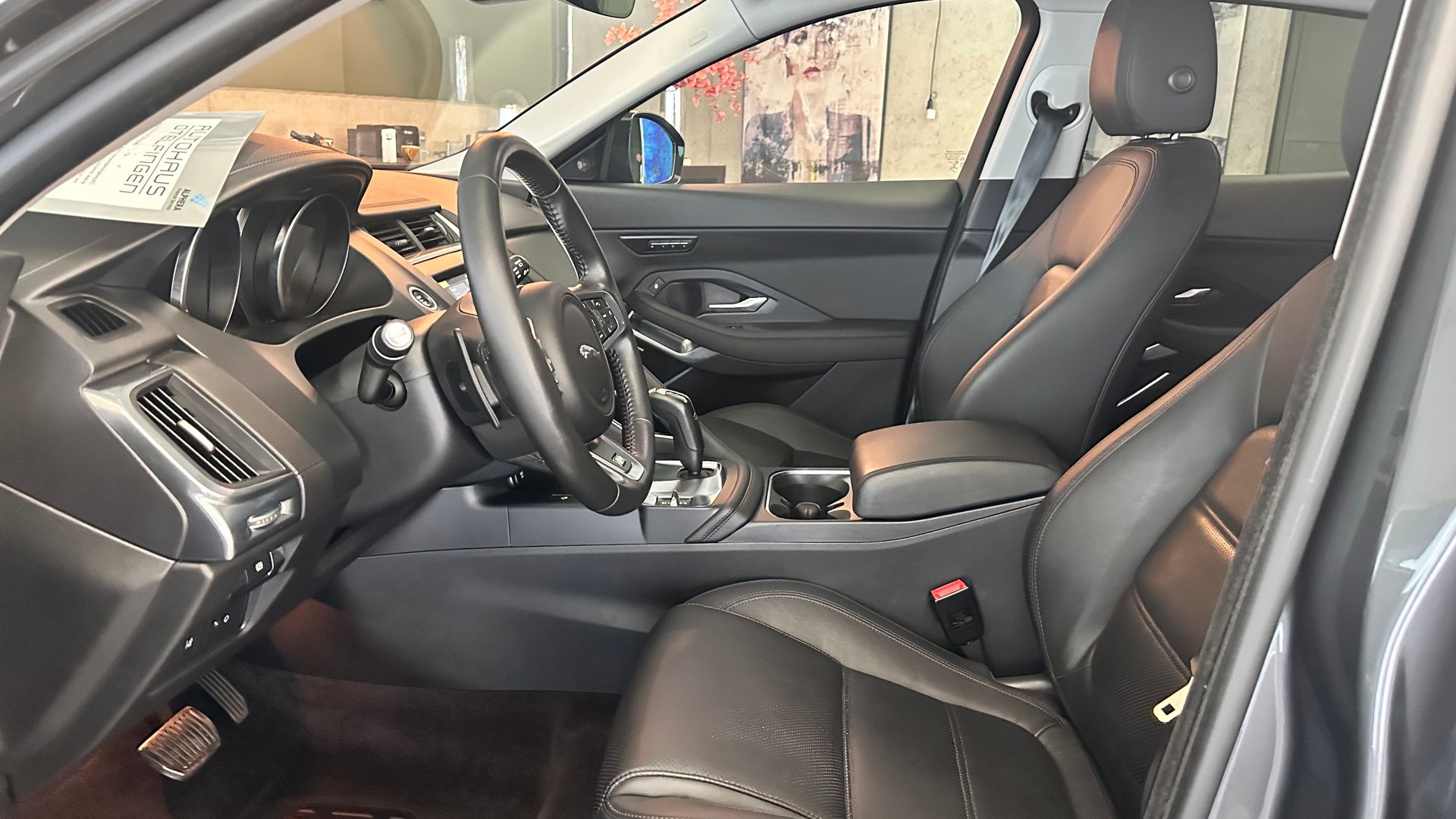 JAGUAR E-Pace 2.0 T 250 SE AWD-image-9