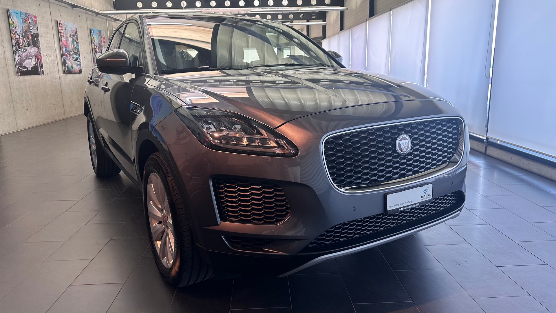JAGUAR E-Pace 2.0 T 250 SE AWD-showroom-element-2