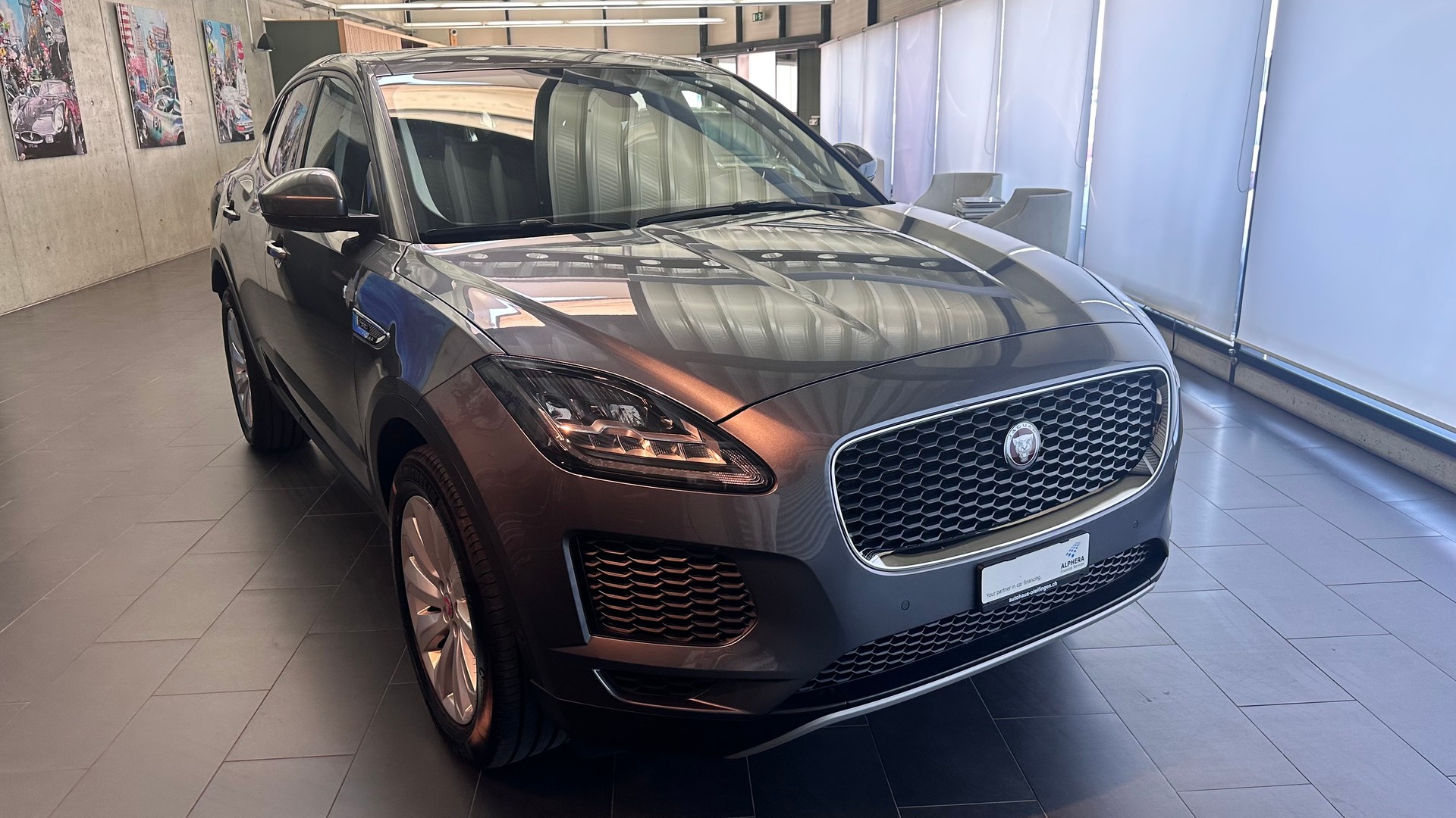 JAGUAR E-Pace 2.0 T 250 SE AWD-showroom-element-1