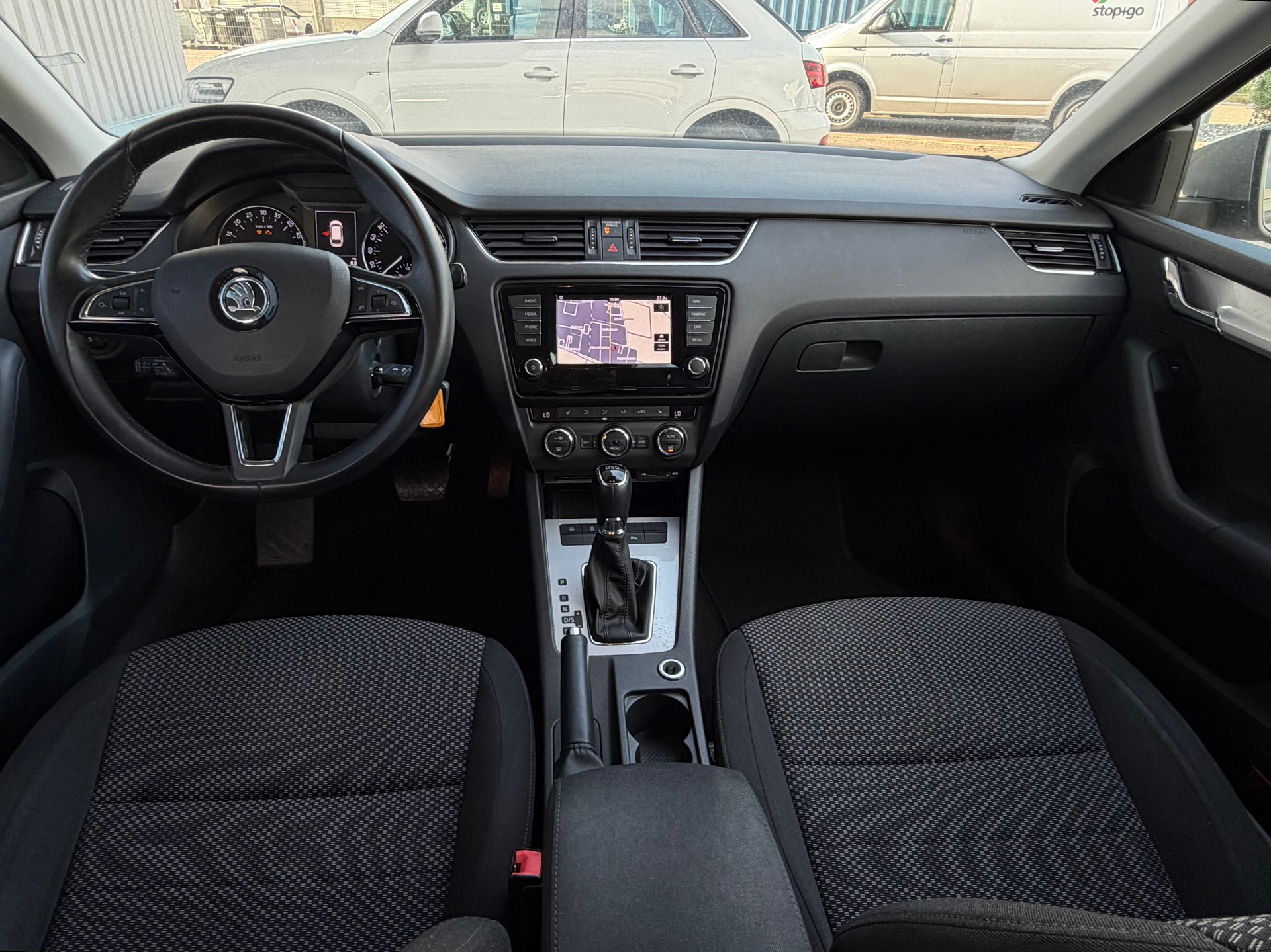 SKODA Octavia Combi 1.6 TDI Swiss Edition DSG-image-12