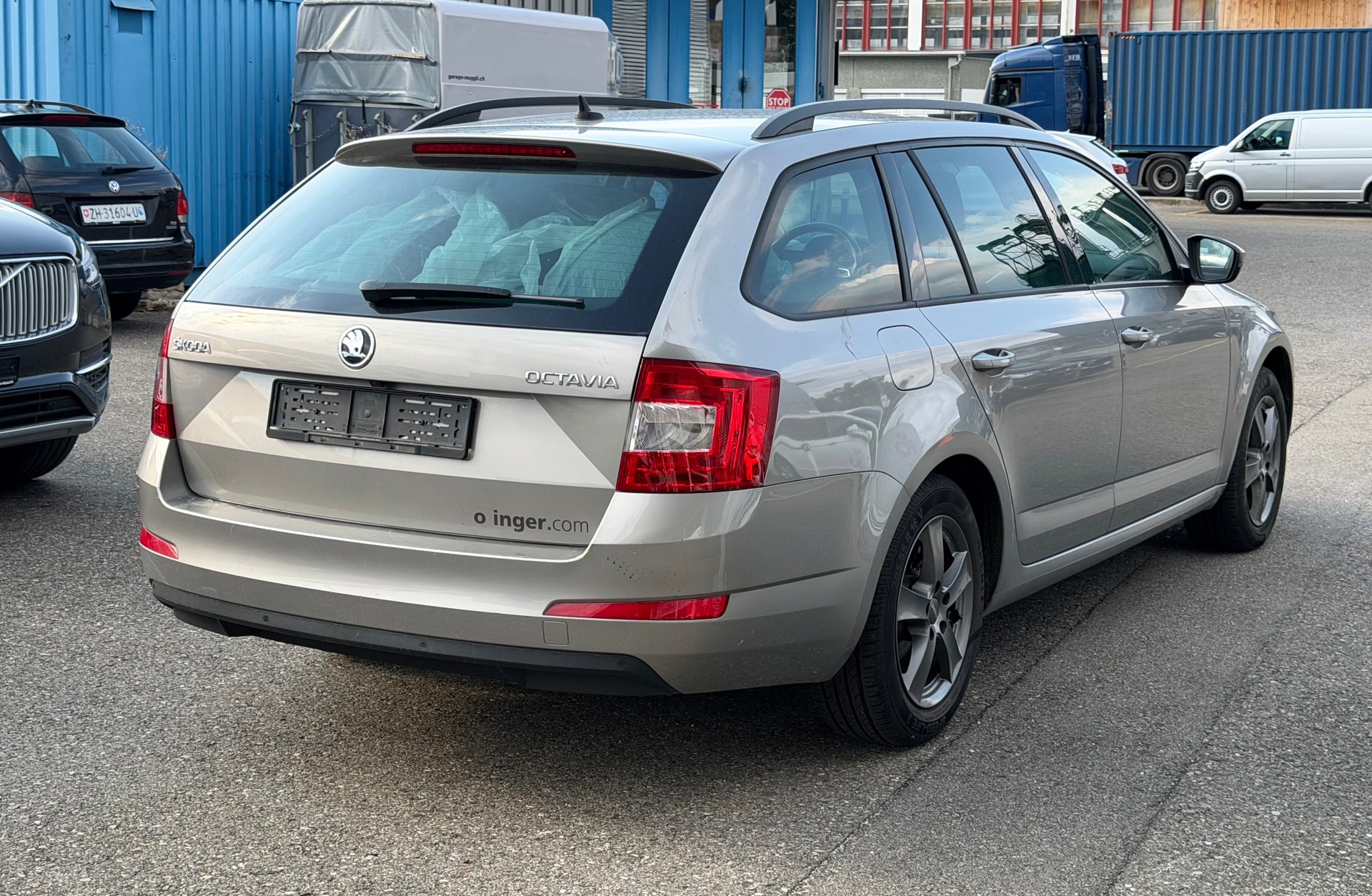 SKODA Octavia Combi 1.6 TDI Swiss Edition DSG-image-2
