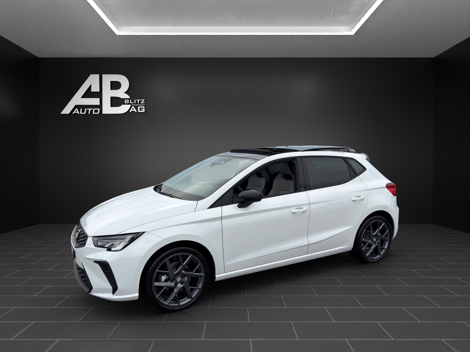 SEAT Ibiza 1.5 EcoTSI FR DSG mit 150 PS * Panoramadach *-showroom-element-1