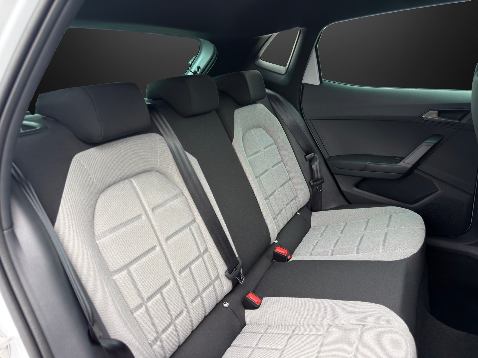 SEAT Ibiza 1.5 EcoTSI FR DSG mit 150 PS * Panoramadach *-image-13