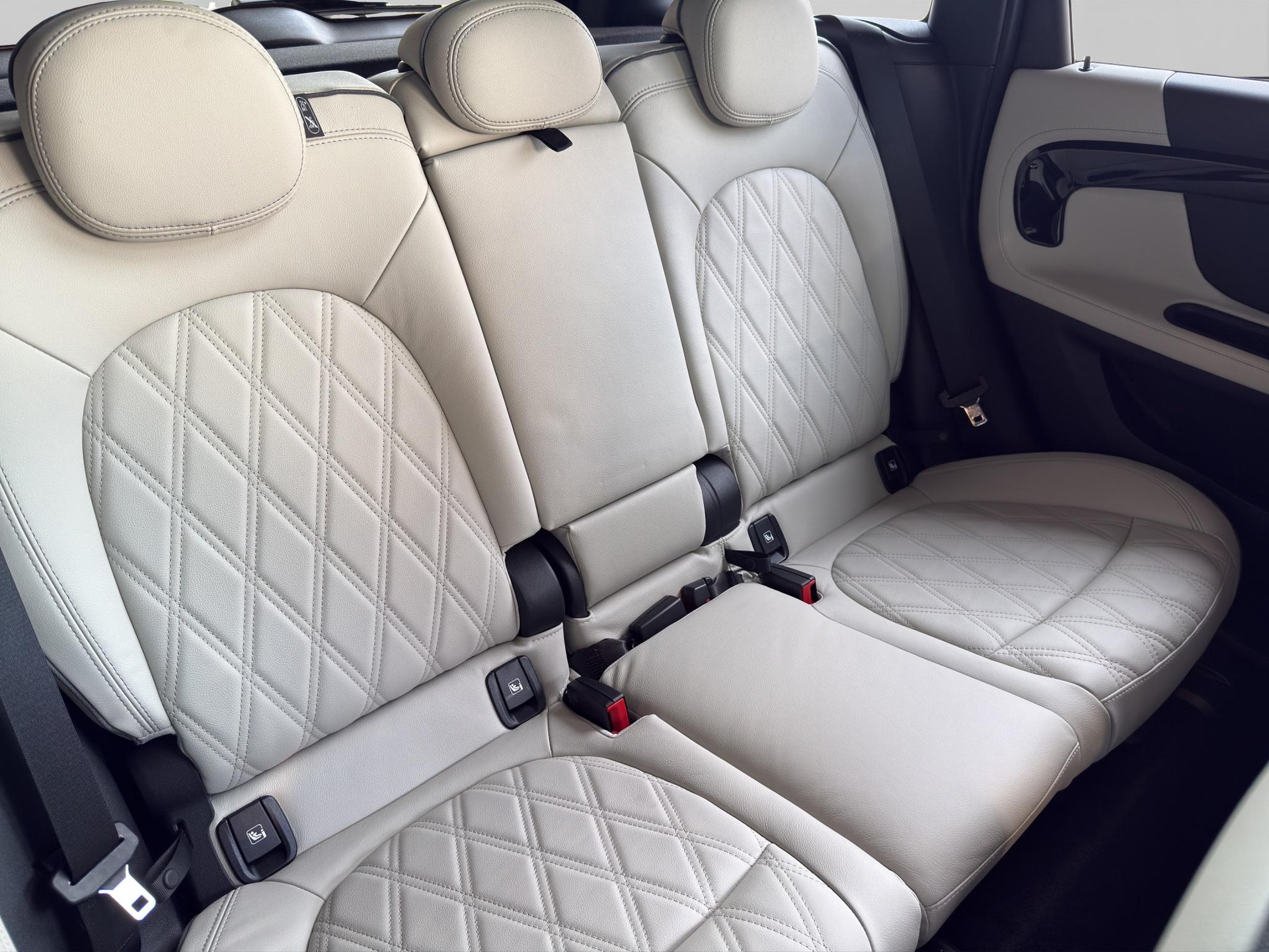 MINI Countryman JCW ALL4-image-19