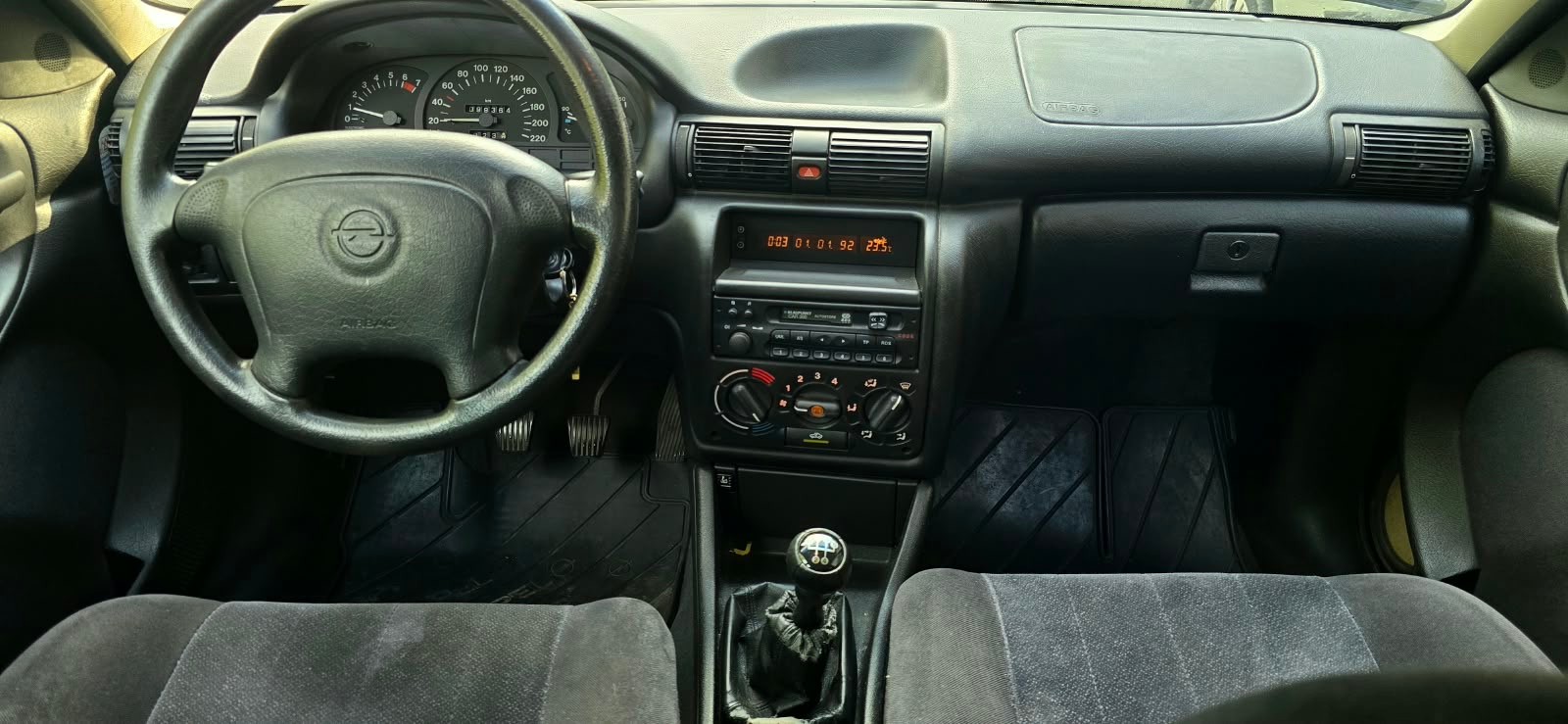 OPEL Astra Caravan 1.4i 16V Comfort SafeTec-image-6
