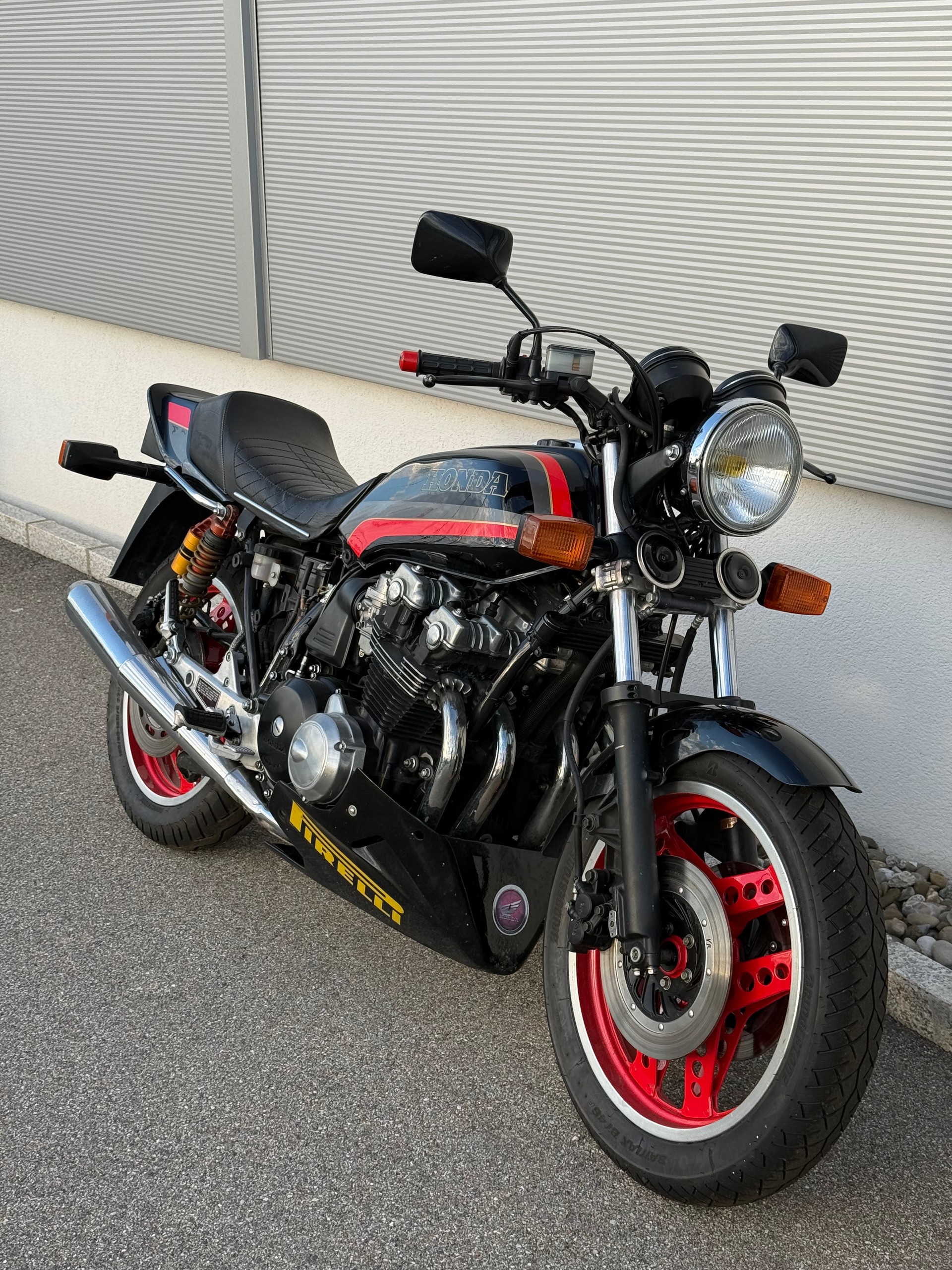HONDA CB 900 F-image-1