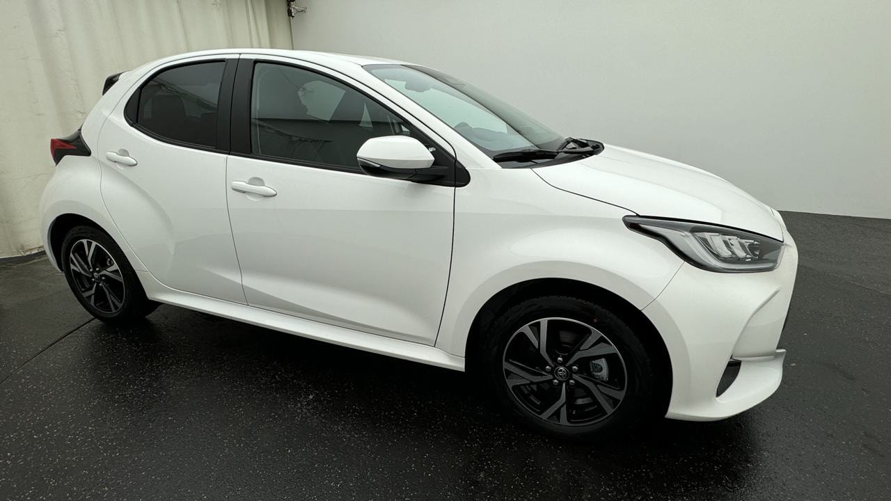 TOYOTA Yaris 1.5 Sport e-CVT