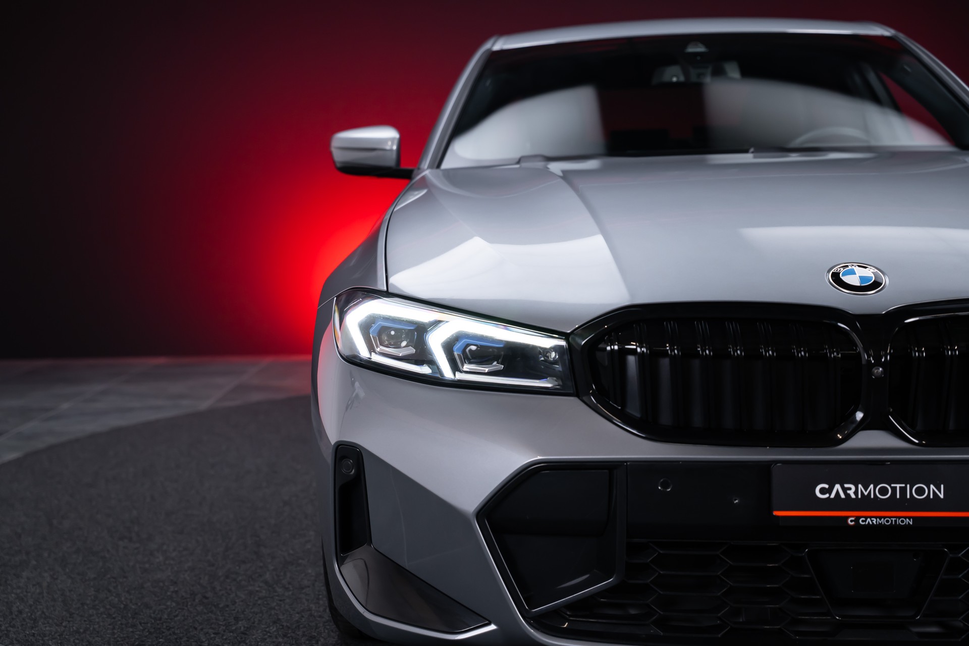 BMW 320d xDrive SAG M Sport / 360°Kamera / HeadUp / el.Sitze-image-36