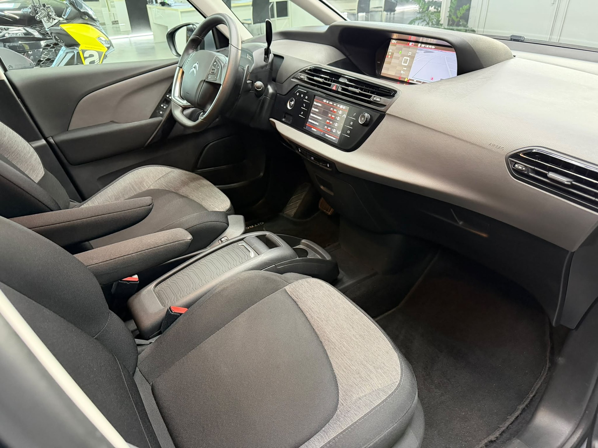 CITROEN Grand C4 Spacetourer 1.6i 16V THP Feel EditionEAT6-image-6