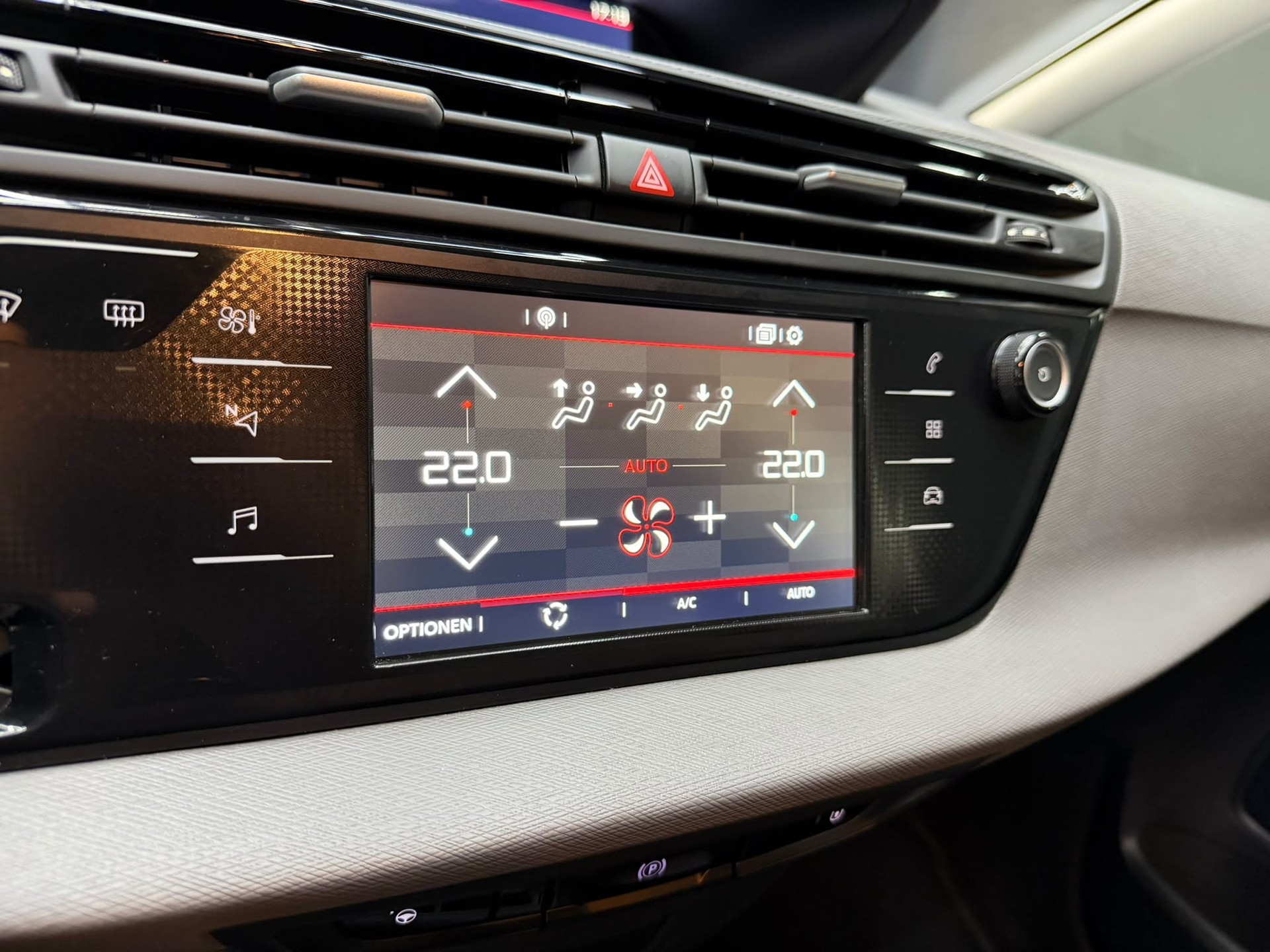 CITROEN Grand C4 Spacetourer 1.6i 16V THP Feel EditionEAT6-image-10
