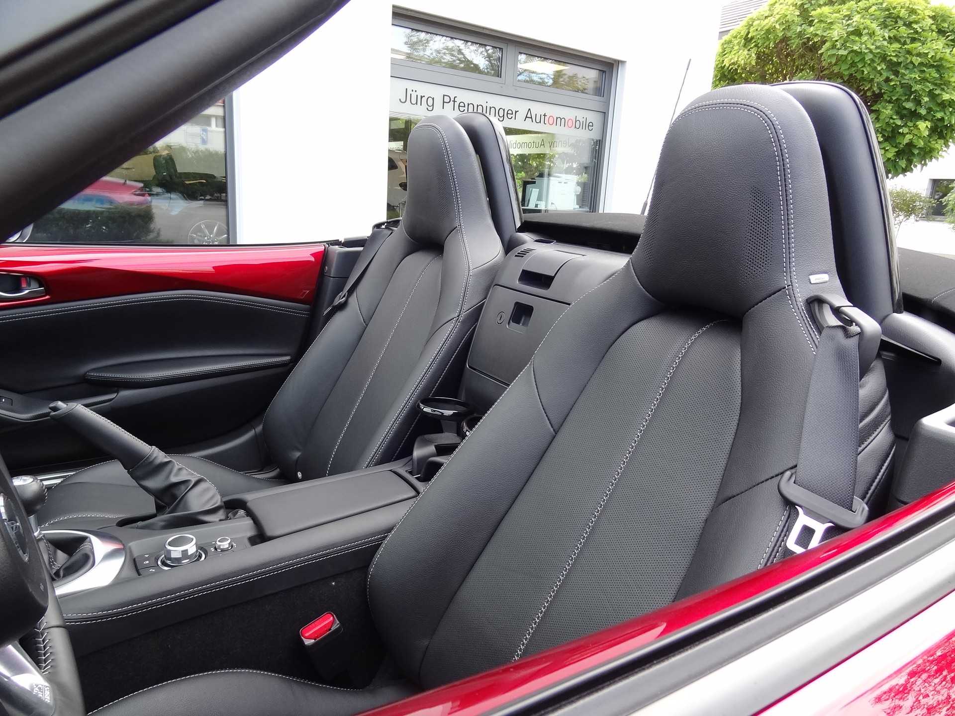 MAZDA MX-5 Skyactiv-G 132 Exclusive-line-image-9