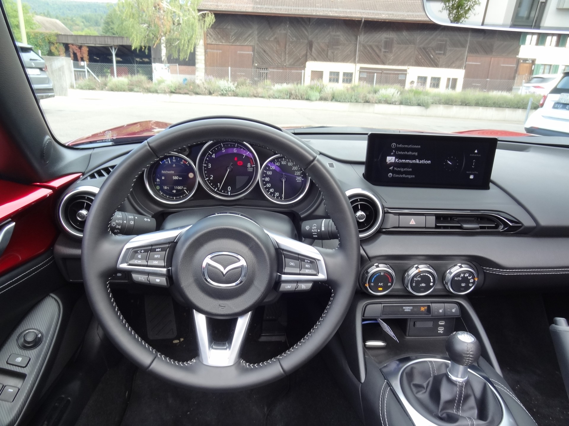 MAZDA MX-5 Skyactiv-G 132 Exclusive-line-image-11
