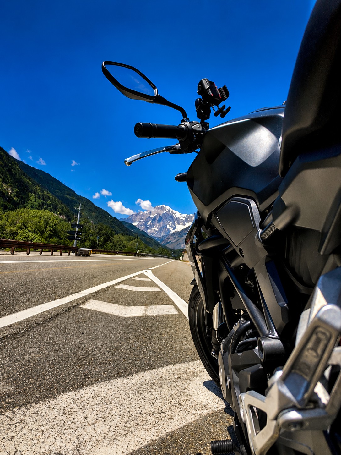 HONDA CB 300 R-image-5