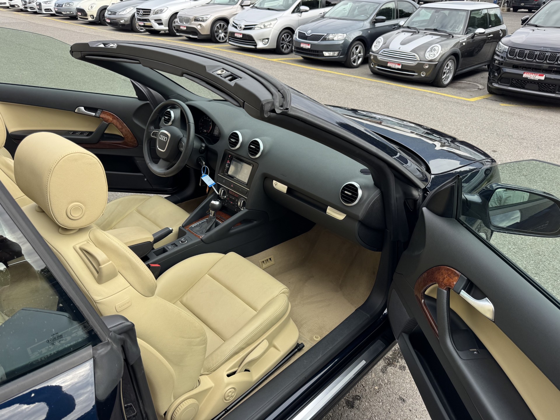 AUDI A3 Cabriolet 1.8 TFSI Ambition S-tronic-image-11