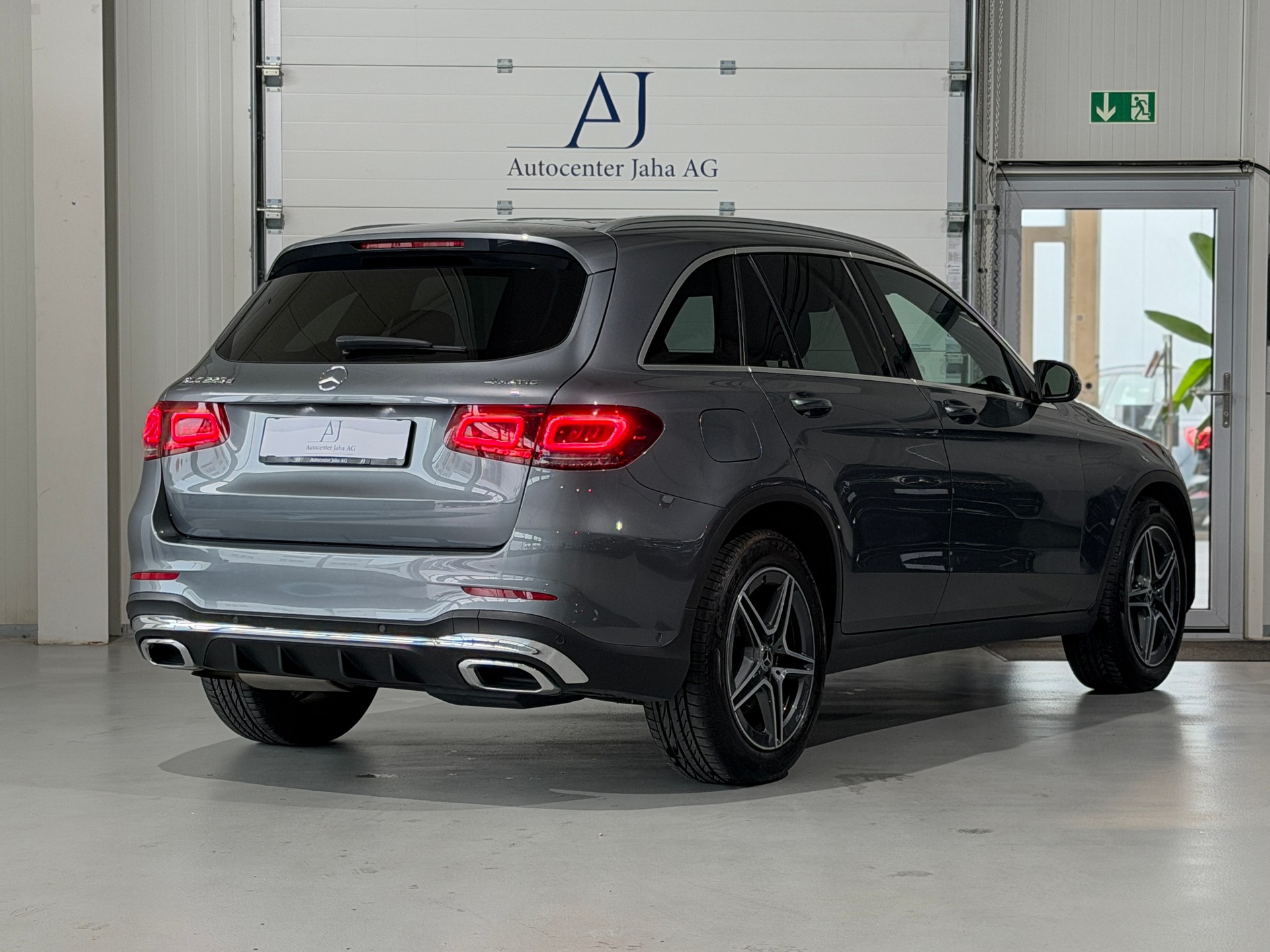 MERCEDES-BENZ GLC 220 d AMG Line 4Matic 9G-Tronic (CH)-image-6