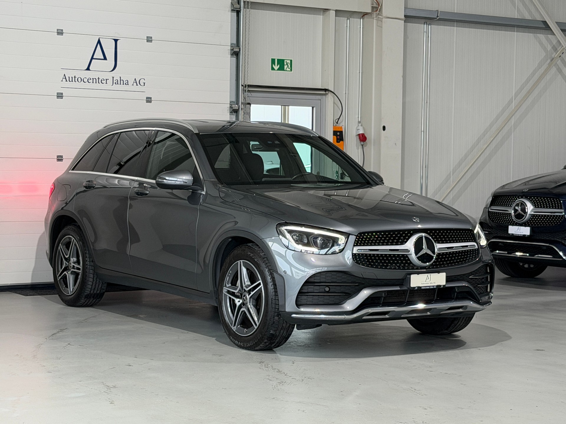 MERCEDES-BENZ GLC 220 d AMG Line 4Matic 9G-Tronic (CH)-image-4