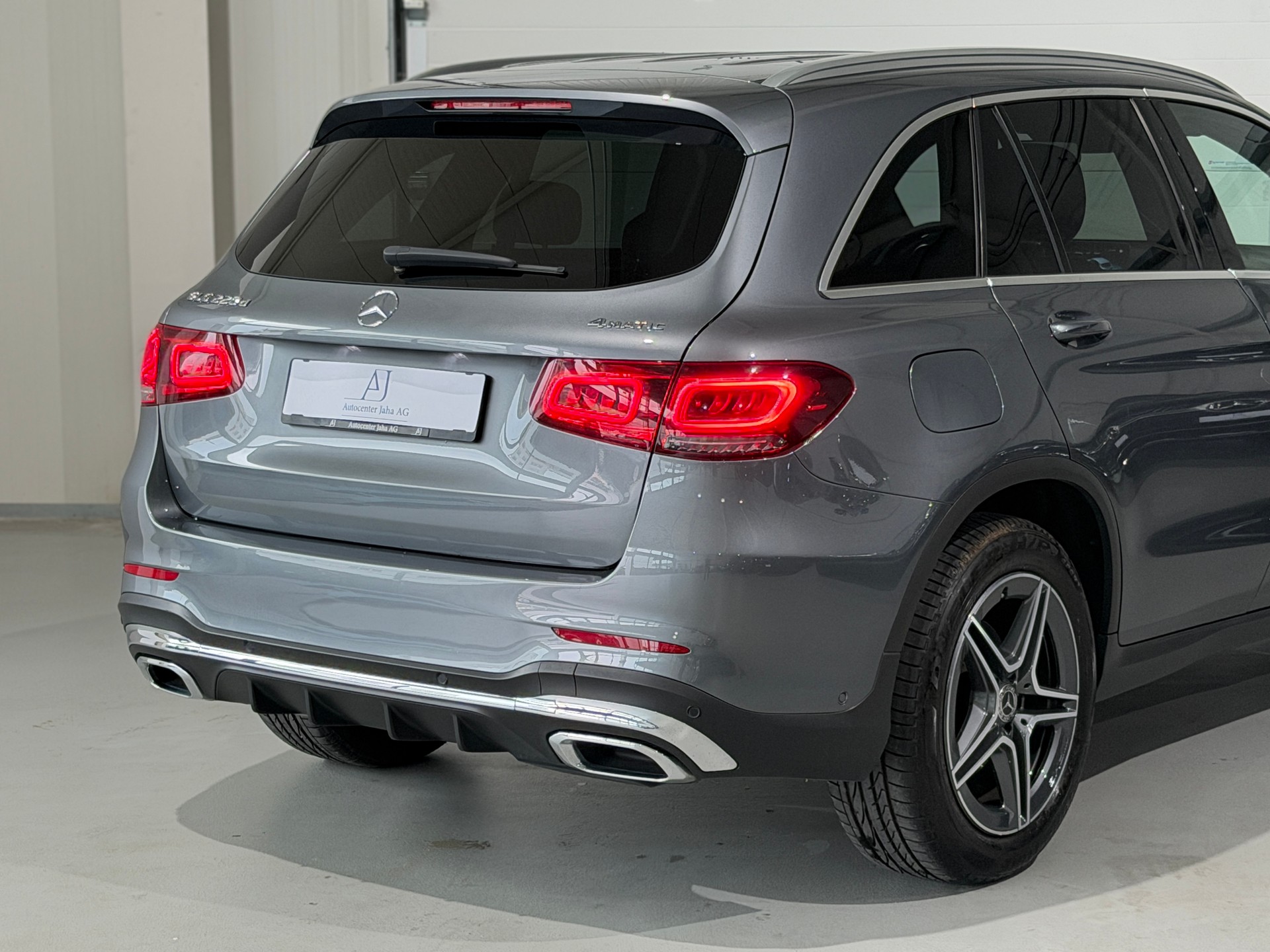 MERCEDES-BENZ GLC 220 d AMG Line 4Matic 9G-Tronic (CH)-image-5