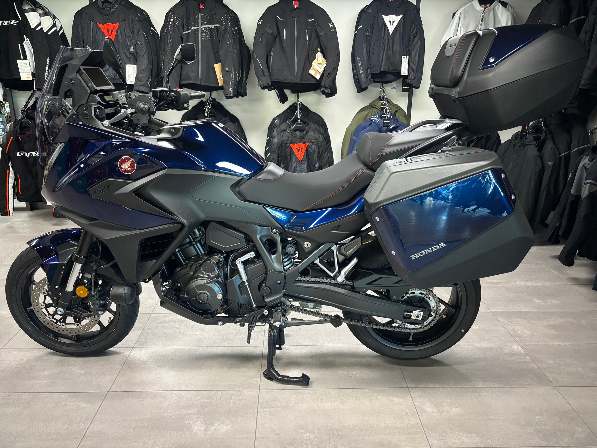 HONDA NT 1100-image-1
