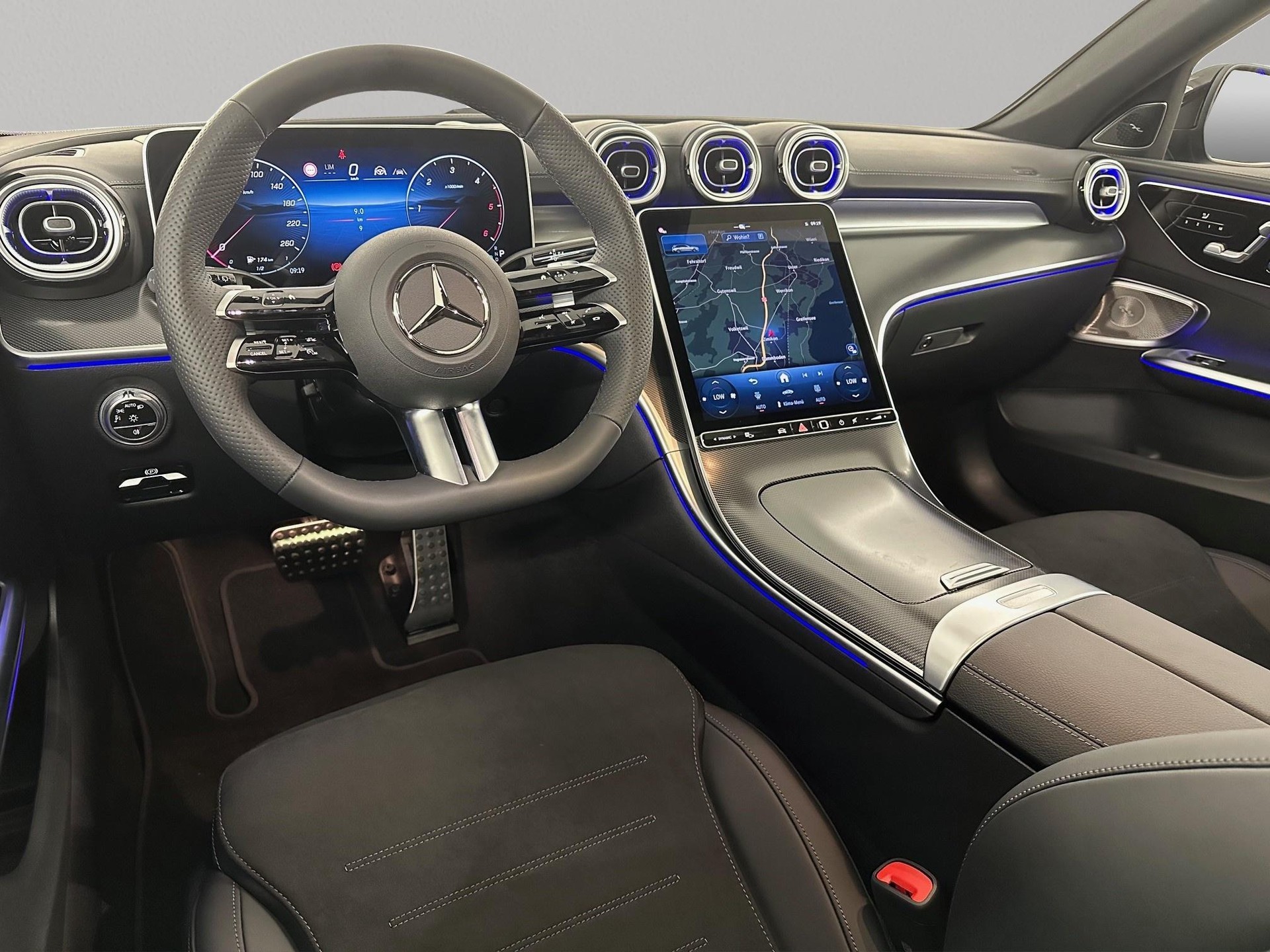 MERCEDES-BENZ C 220 d Swiss Star AMG Line 4matic Kombi-image-10