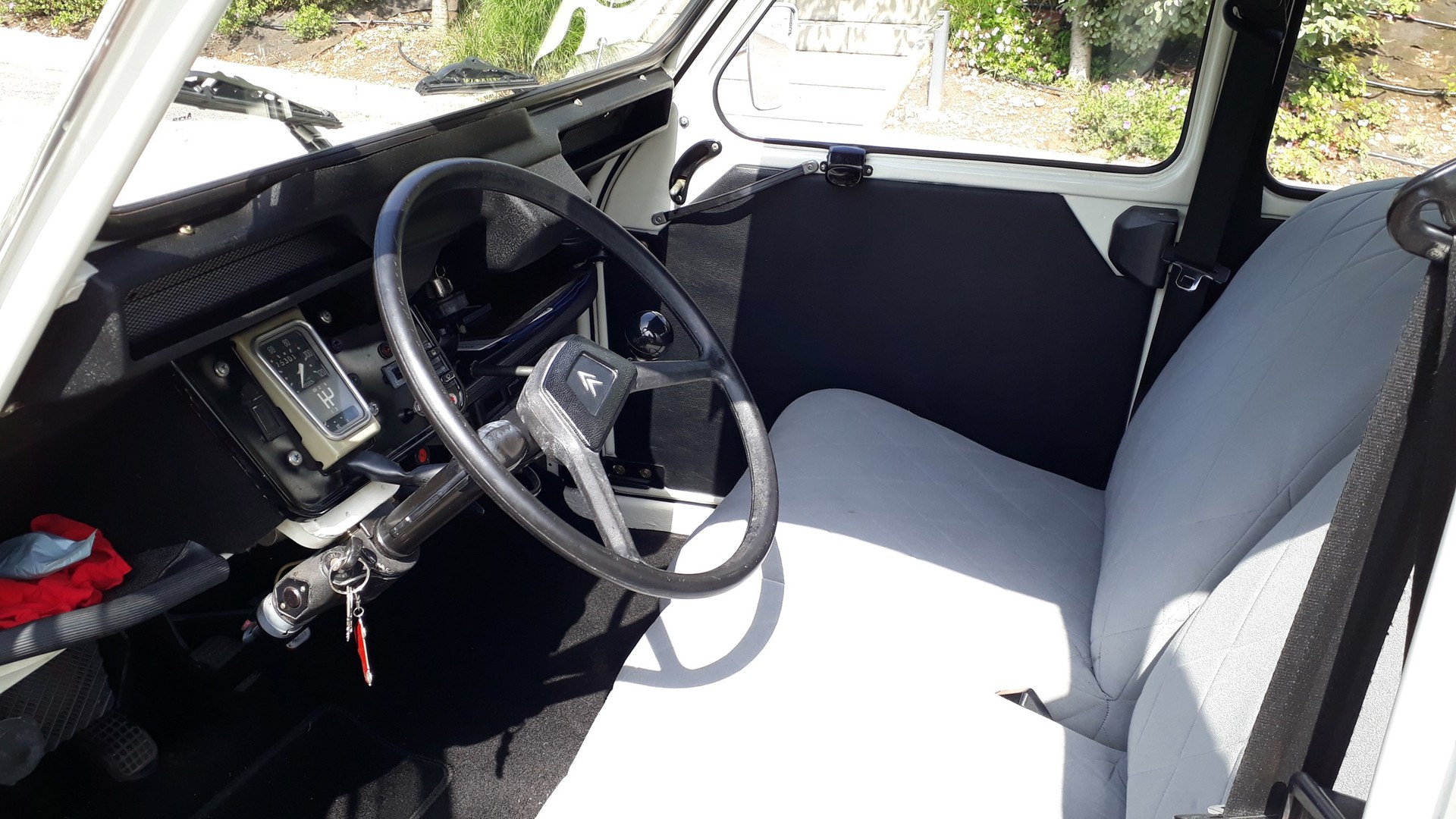 CITROEN 2CV6 Spécial (Club)-image-7