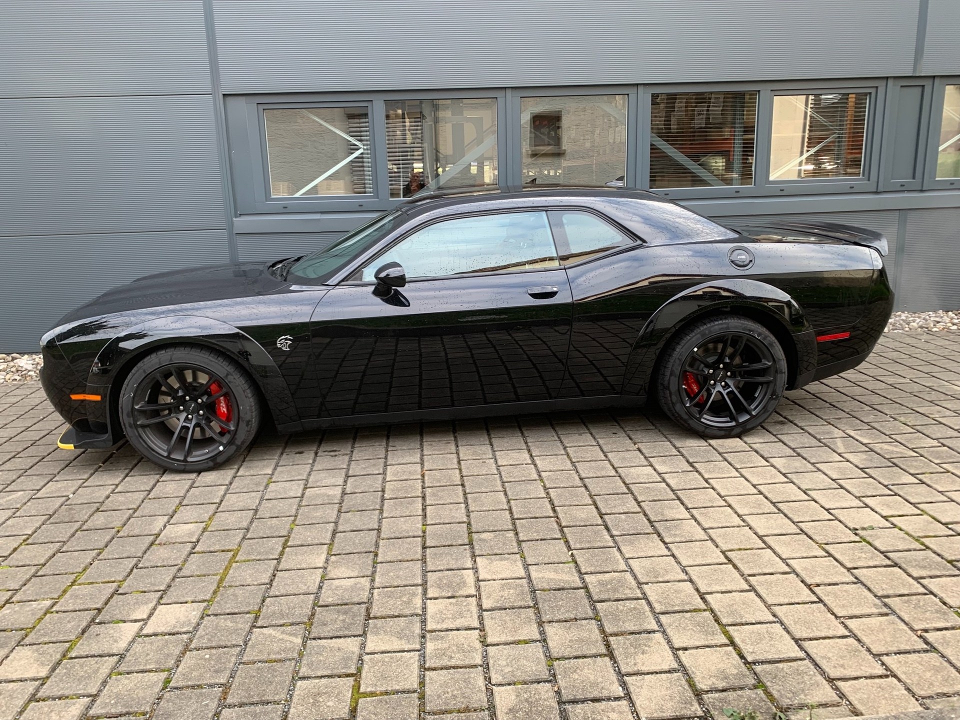 DODGE Challenger SRT Hellcat 6.2 Widebody 717 PS-image-3