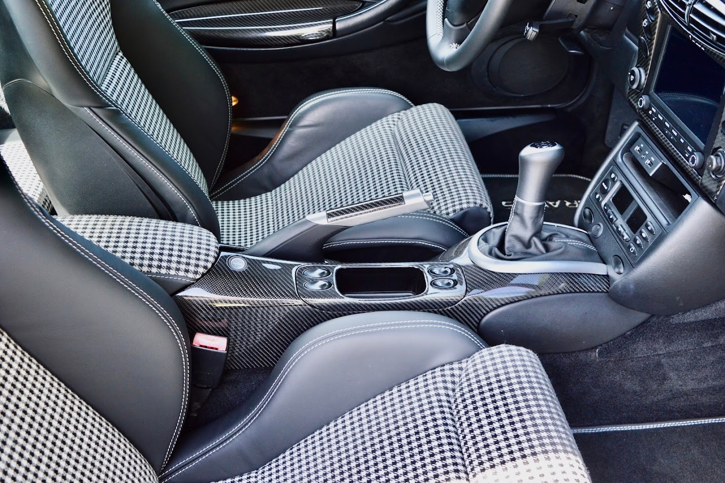 PORSCHE 911 Carrera 4 Gravus S-image-12