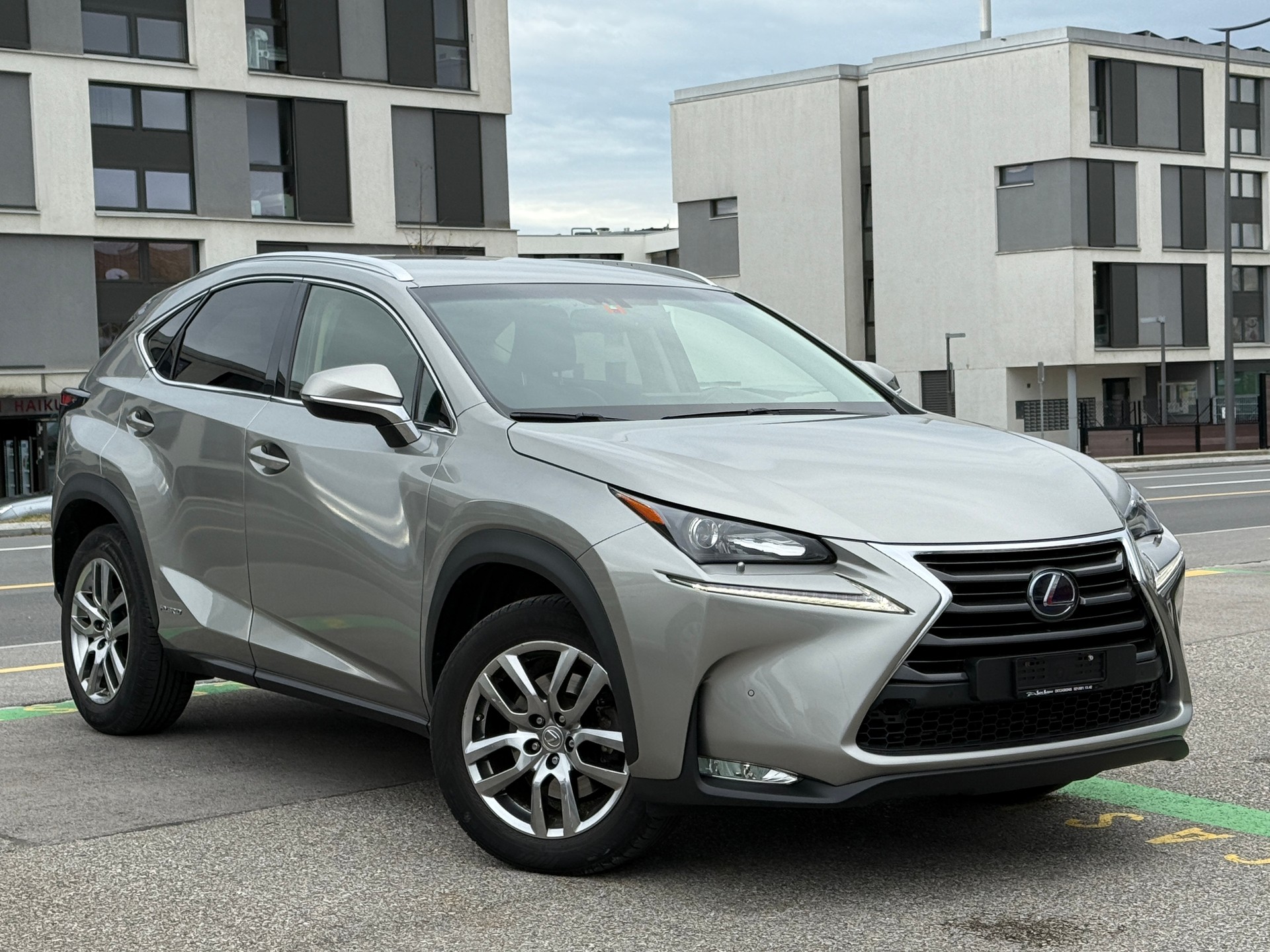 LEXUS NX 300h comfort E-Four Automatic