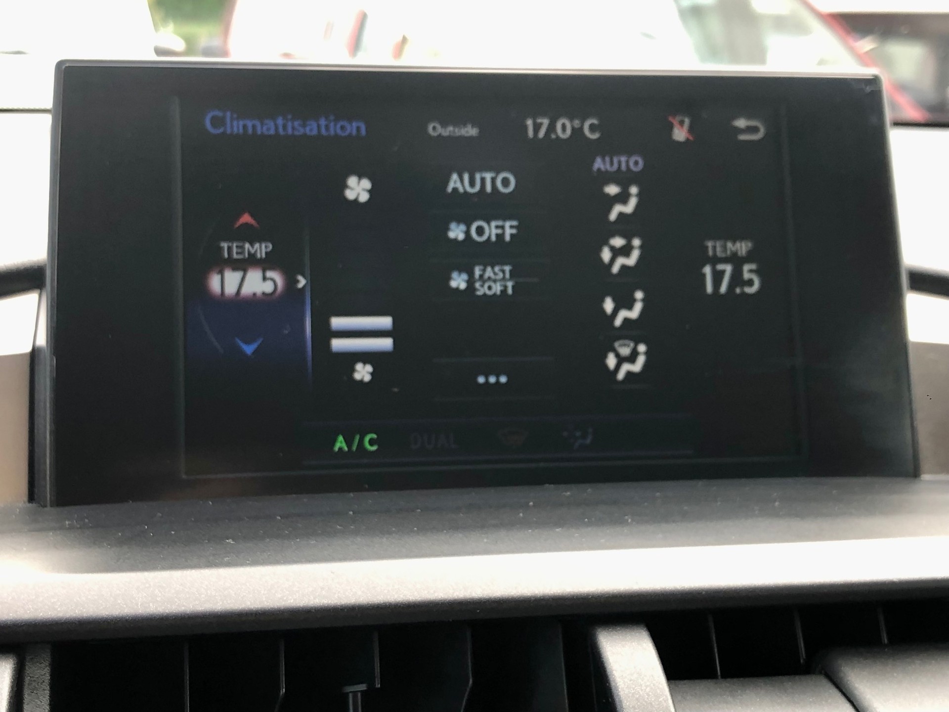 LEXUS NX 300h comfort E-Four Automatic-image-25