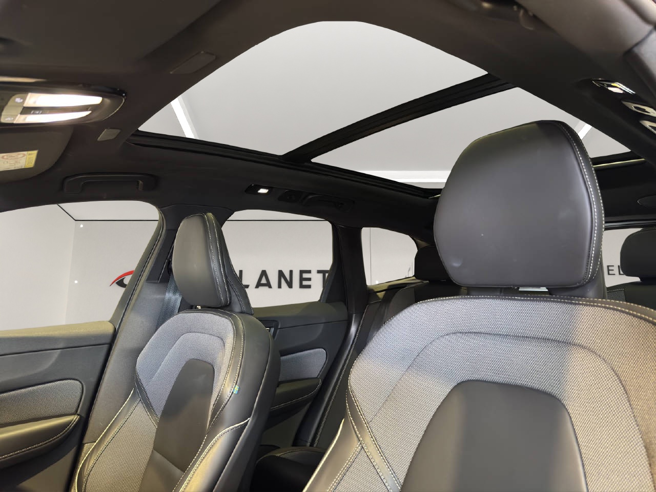 VOLVO XC60 2.0 T6 TE Plus Dark eAWD-image-15