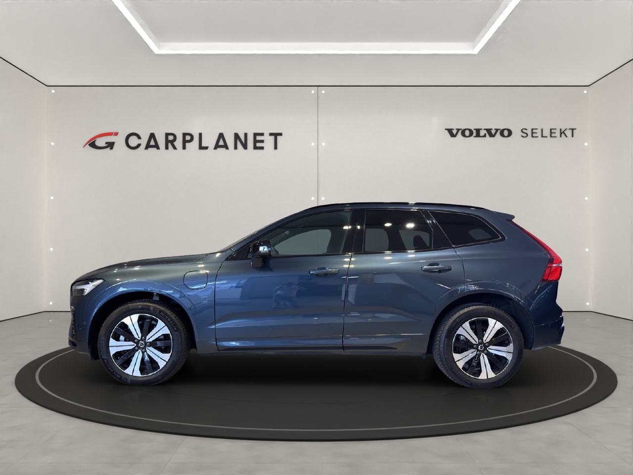 VOLVO XC60 2.0 T6 TE Plus Dark eAWD-showroom-element-1