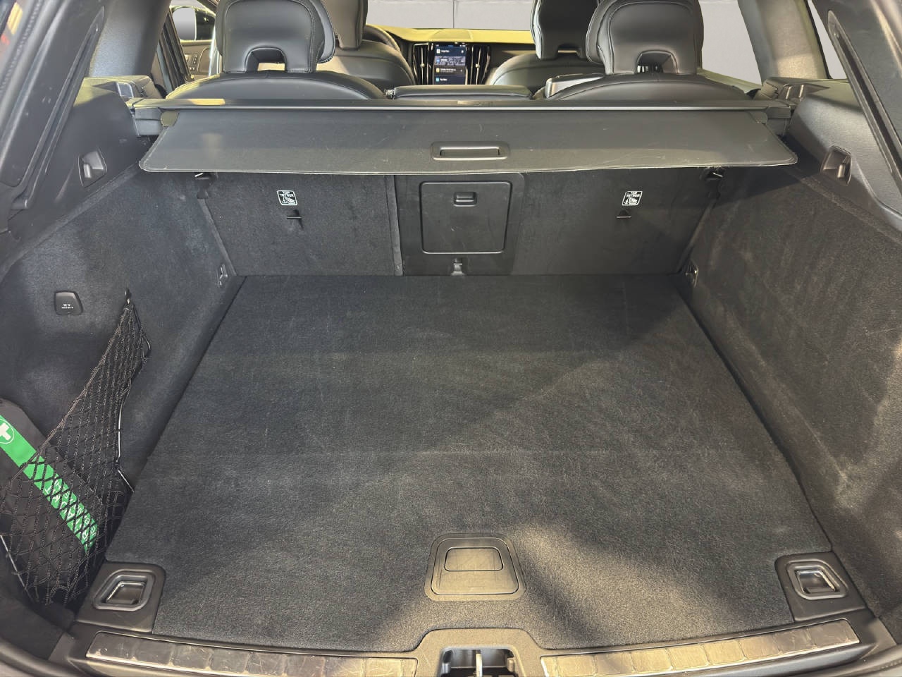VOLVO XC60 2.0 T6 TE Plus Dark eAWD-image-6